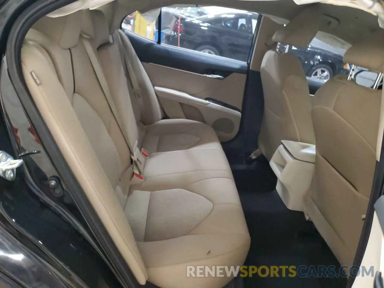 10 Photograph of a damaged car 4T1C11AK6LU996185 TOYOTA CAMRY 2020