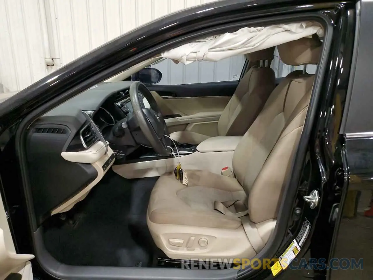 7 Photograph of a damaged car 4T1C11AK6LU996185 TOYOTA CAMRY 2020