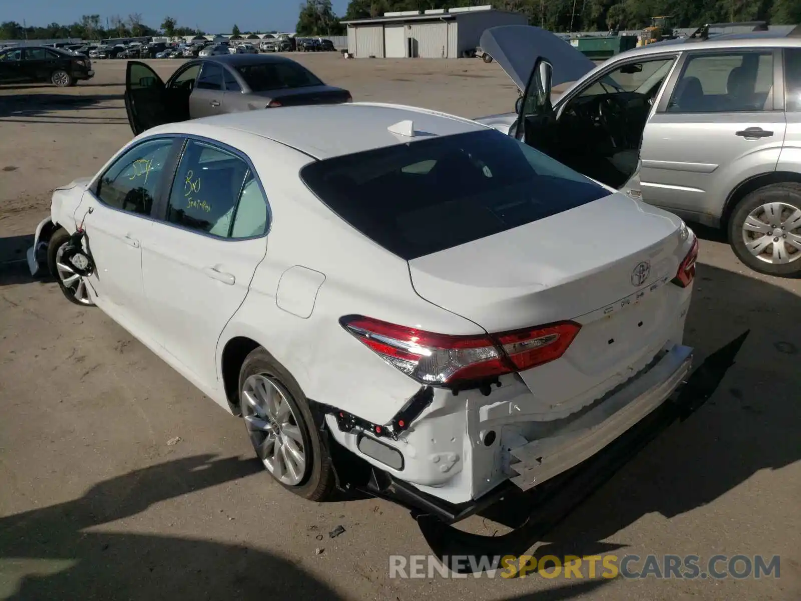 3 Photograph of a damaged car 4T1C11AK6LU996395 TOYOTA CAMRY 2020