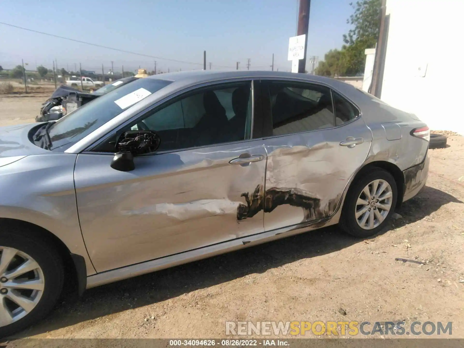 6 Photograph of a damaged car 4T1C11AK6LU998552 TOYOTA CAMRY 2020