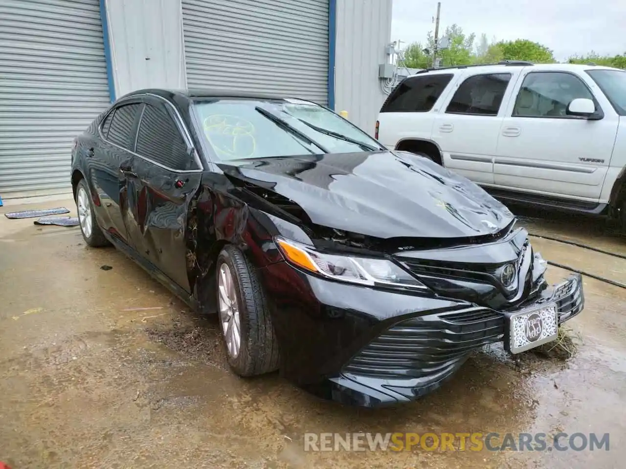 1 Photograph of a damaged car 4T1C11AK6LU998602 TOYOTA CAMRY 2020