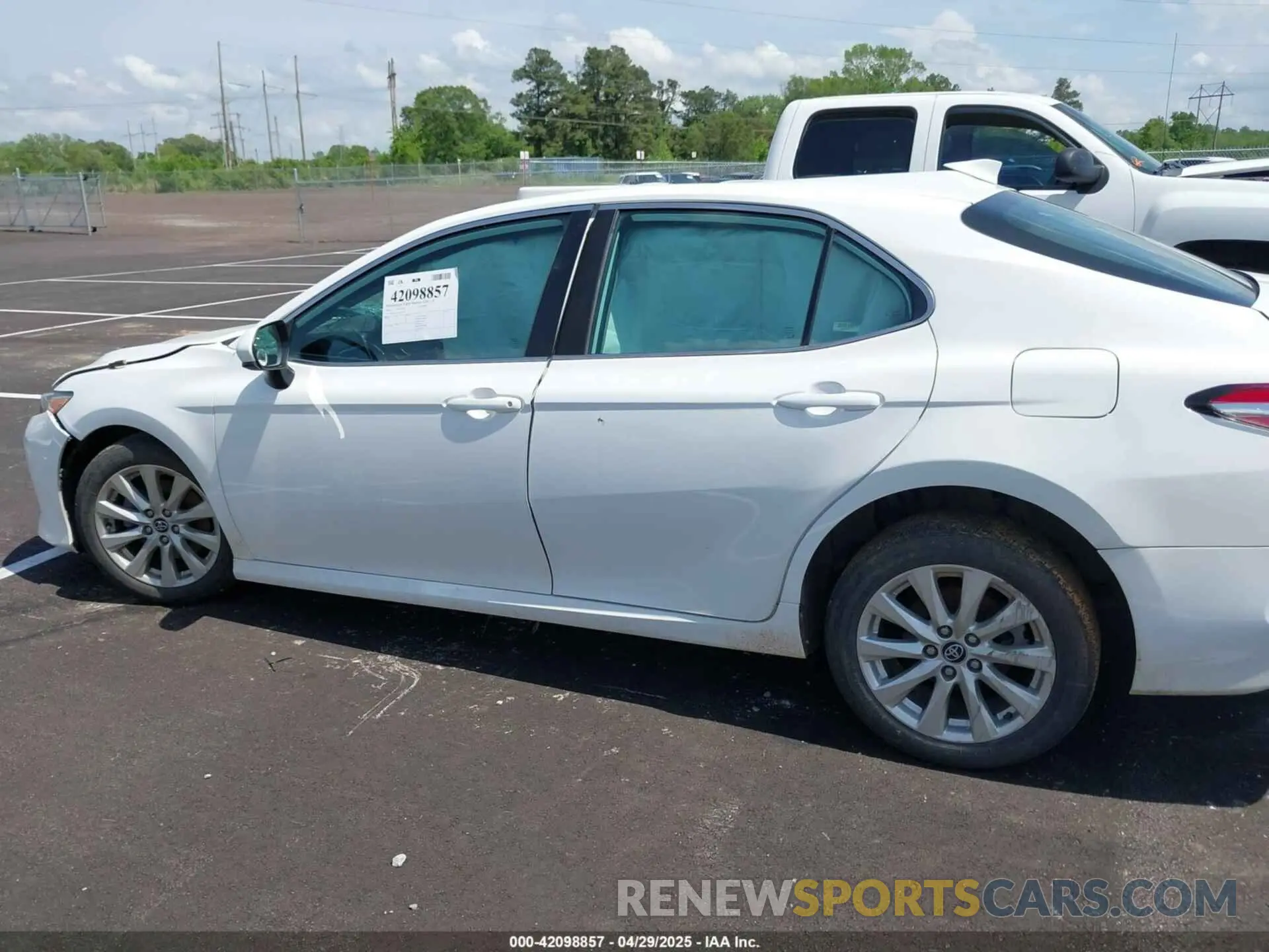 14 Photograph of a damaged car 4T1C11AK7LU313359 TOYOTA CAMRY 2020