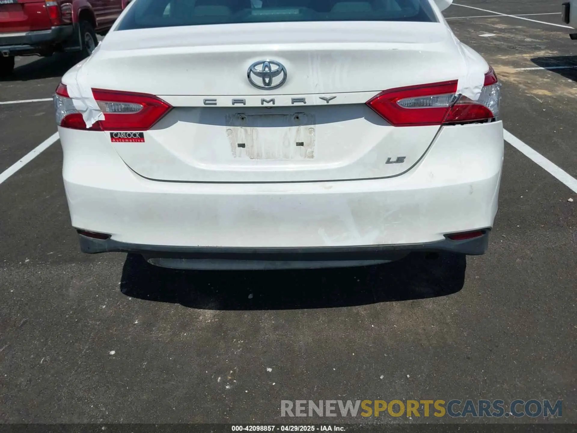 16 Photograph of a damaged car 4T1C11AK7LU313359 TOYOTA CAMRY 2020