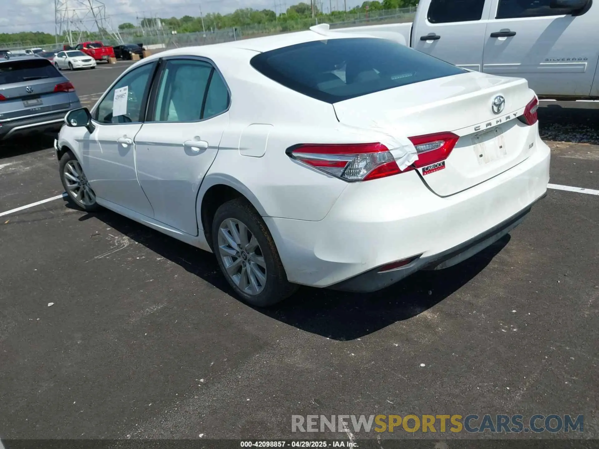 3 Photograph of a damaged car 4T1C11AK7LU313359 TOYOTA CAMRY 2020