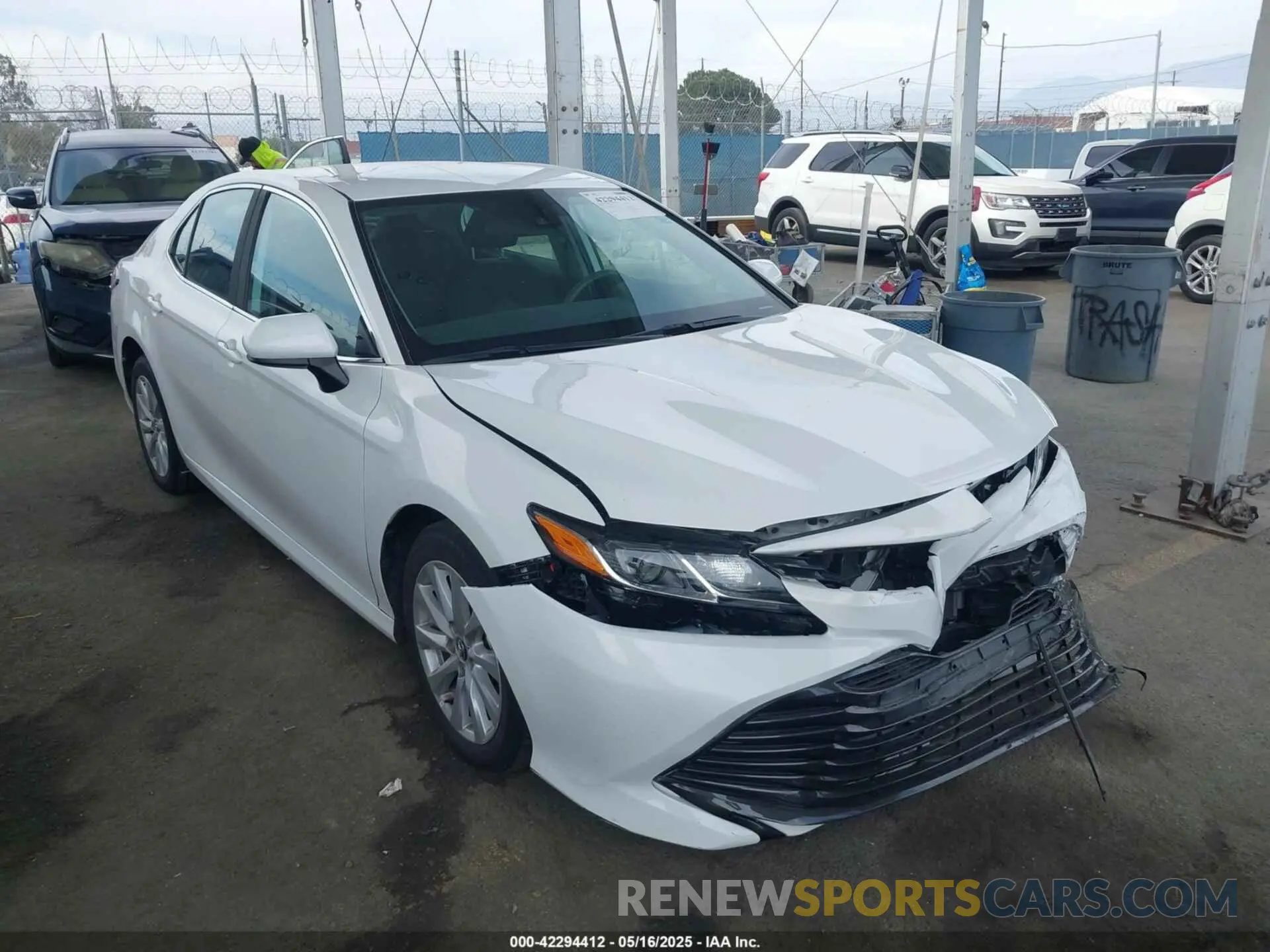 1 Photograph of a damaged car 4T1C11AK7LU319906 TOYOTA CAMRY 2020