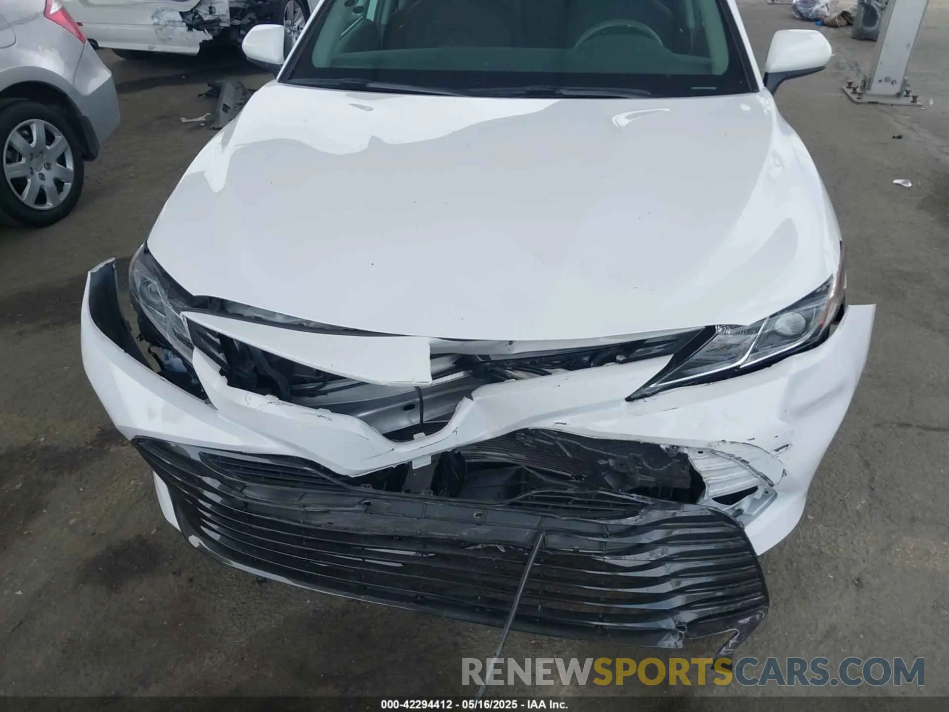 6 Photograph of a damaged car 4T1C11AK7LU319906 TOYOTA CAMRY 2020