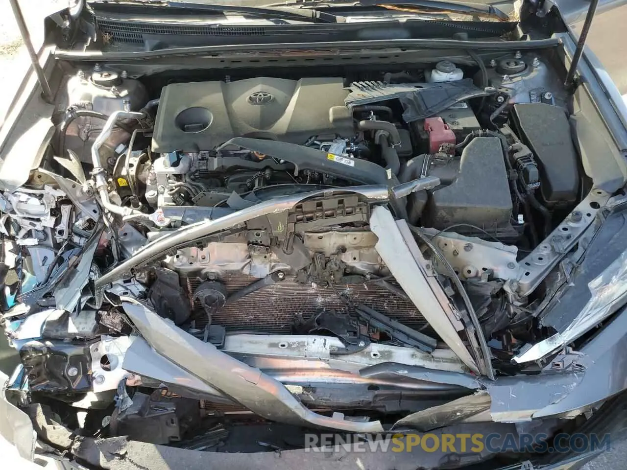 11 Photograph of a damaged car 4T1C11AK7LU330064 TOYOTA CAMRY 2020