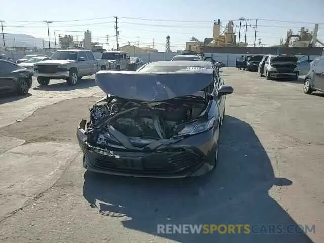 13 Photograph of a damaged car 4T1C11AK7LU330064 TOYOTA CAMRY 2020