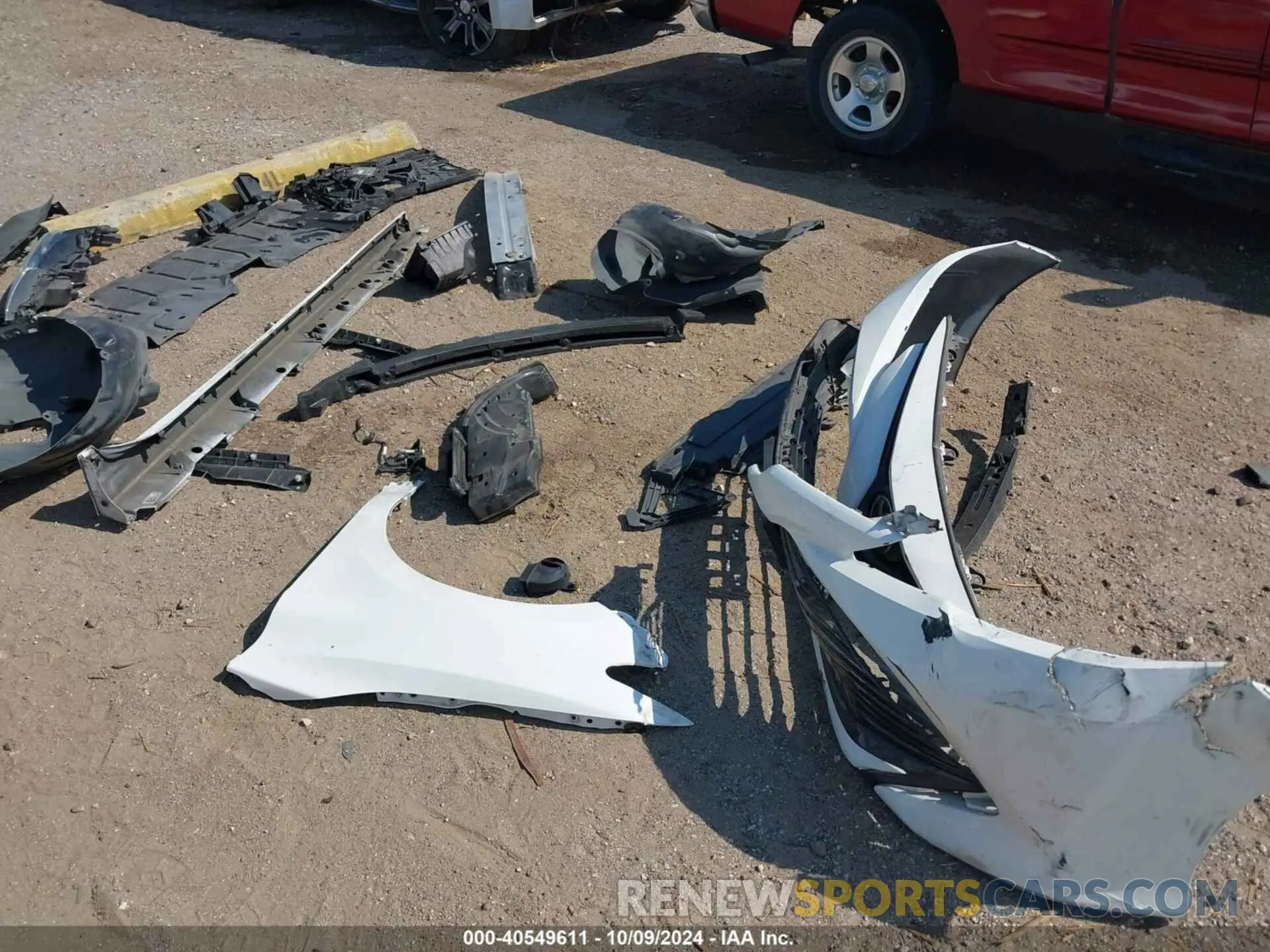 12 Photograph of a damaged car 4T1C11AK7LU333675 TOYOTA CAMRY 2020