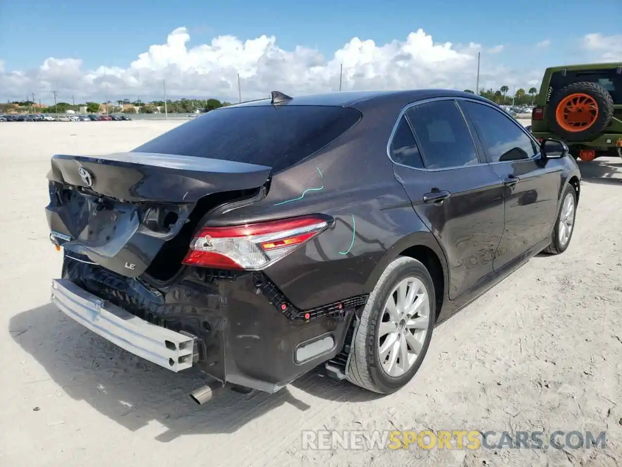 4 Photograph of a damaged car 4T1C11AK7LU337564 TOYOTA CAMRY 2020