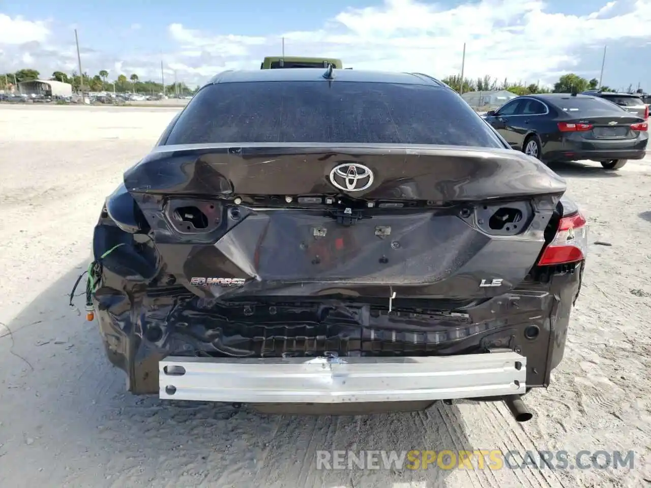 9 Photograph of a damaged car 4T1C11AK7LU337564 TOYOTA CAMRY 2020