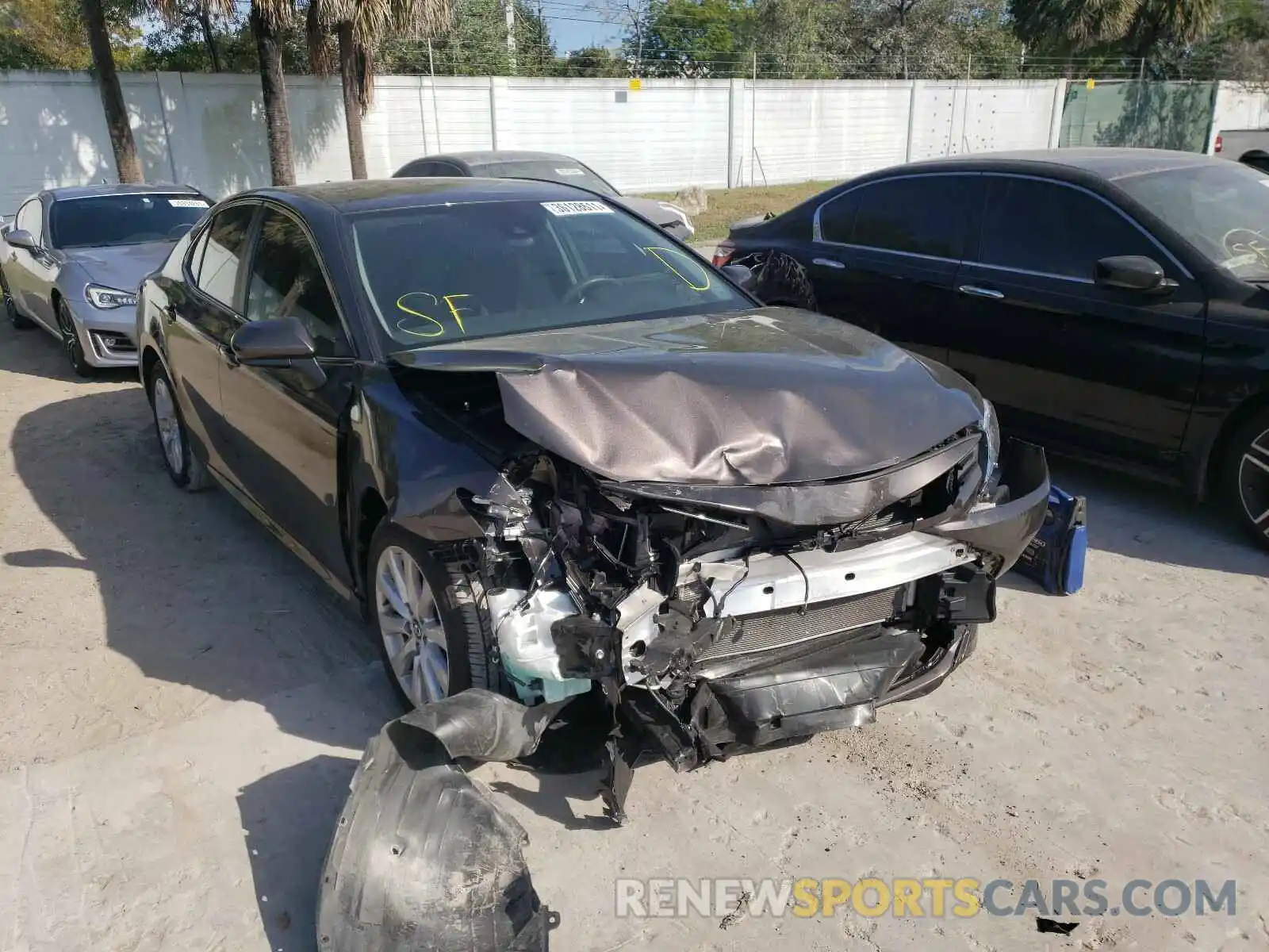 1 Photograph of a damaged car 4T1C11AK7LU339296 TOYOTA CAMRY 2020