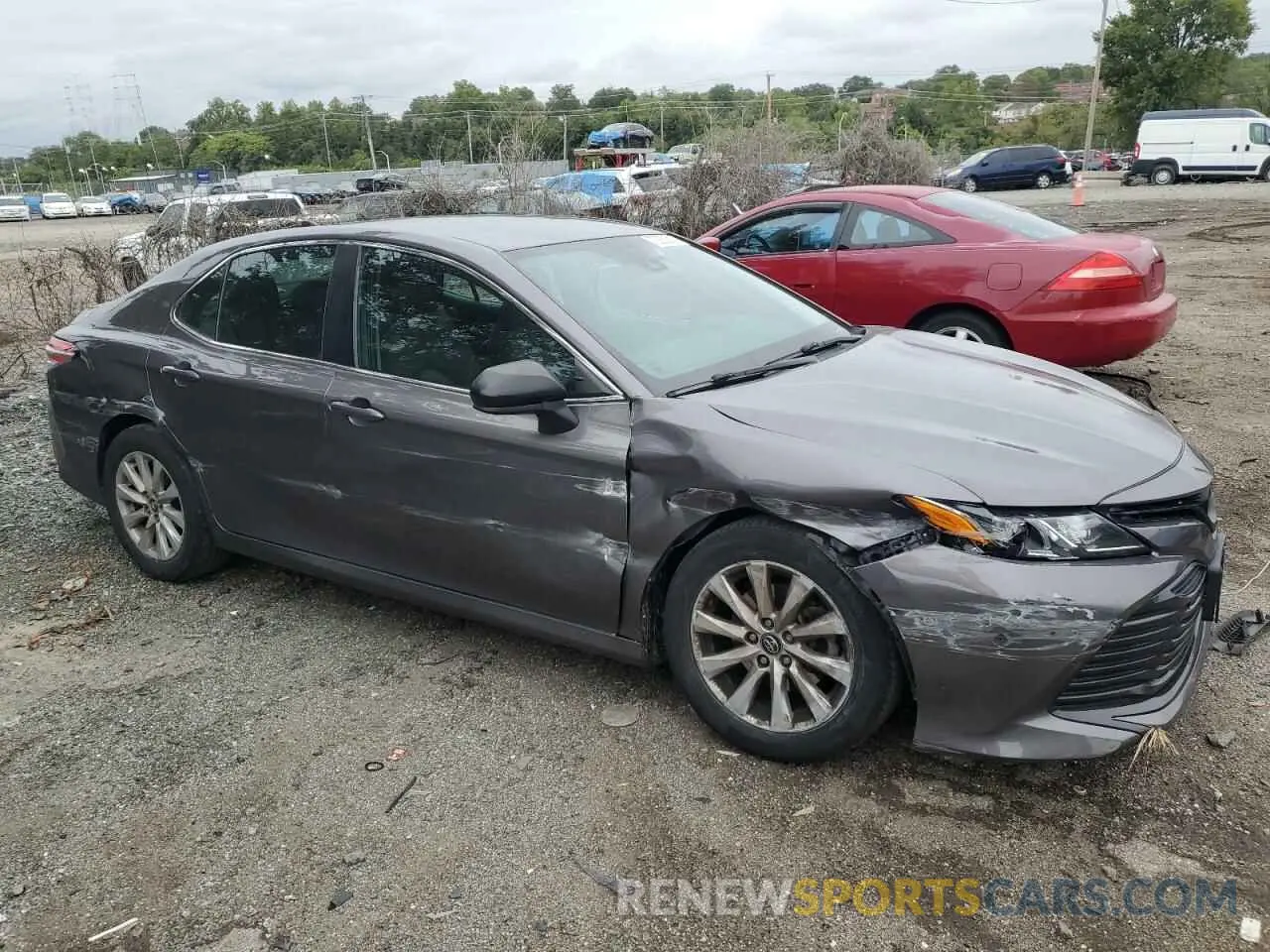 4 Photograph of a damaged car 4T1C11AK7LU348631 TOYOTA CAMRY 2020