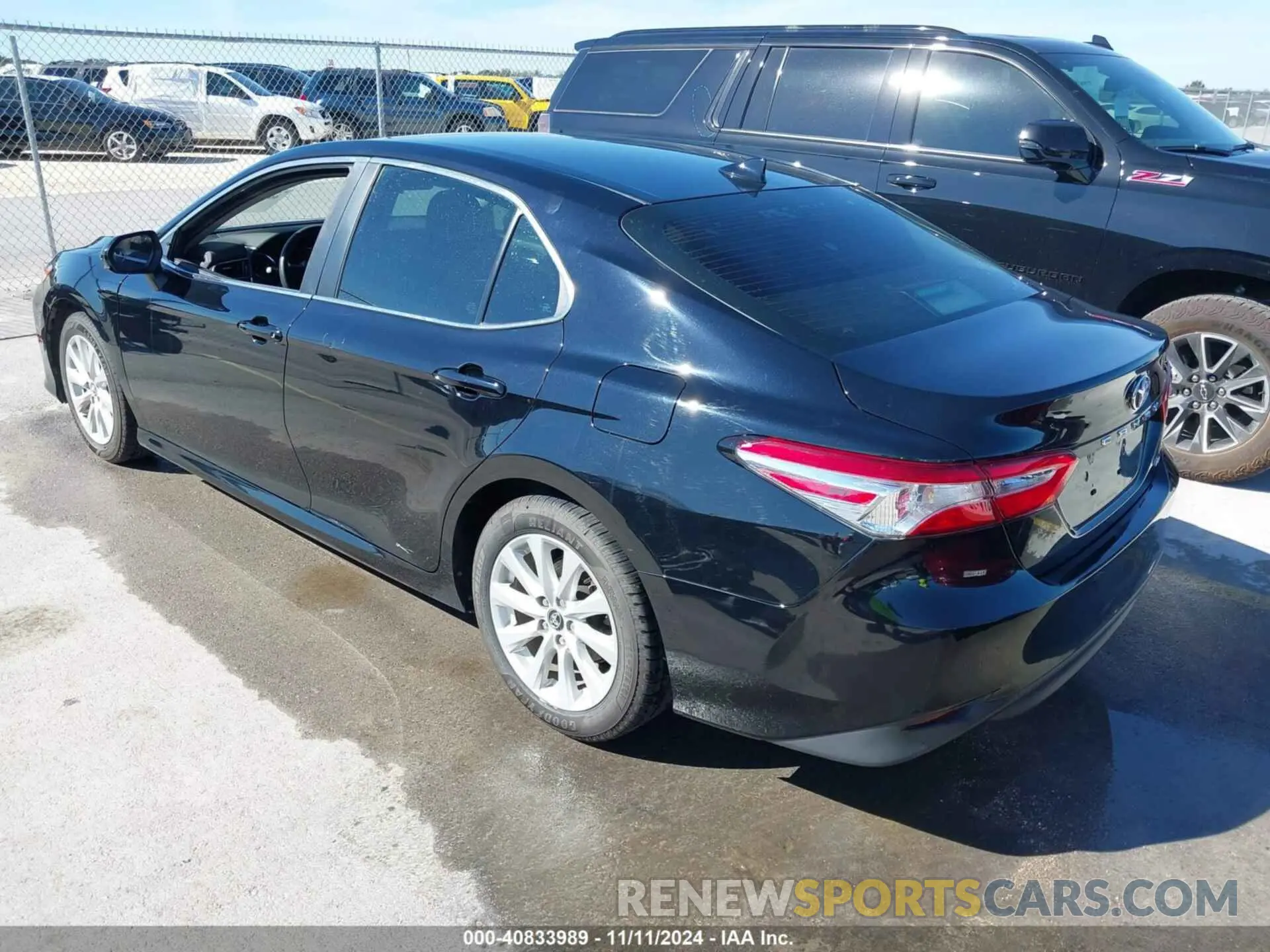 3 Photograph of a damaged car 4T1C11AK7LU350539 TOYOTA CAMRY 2020