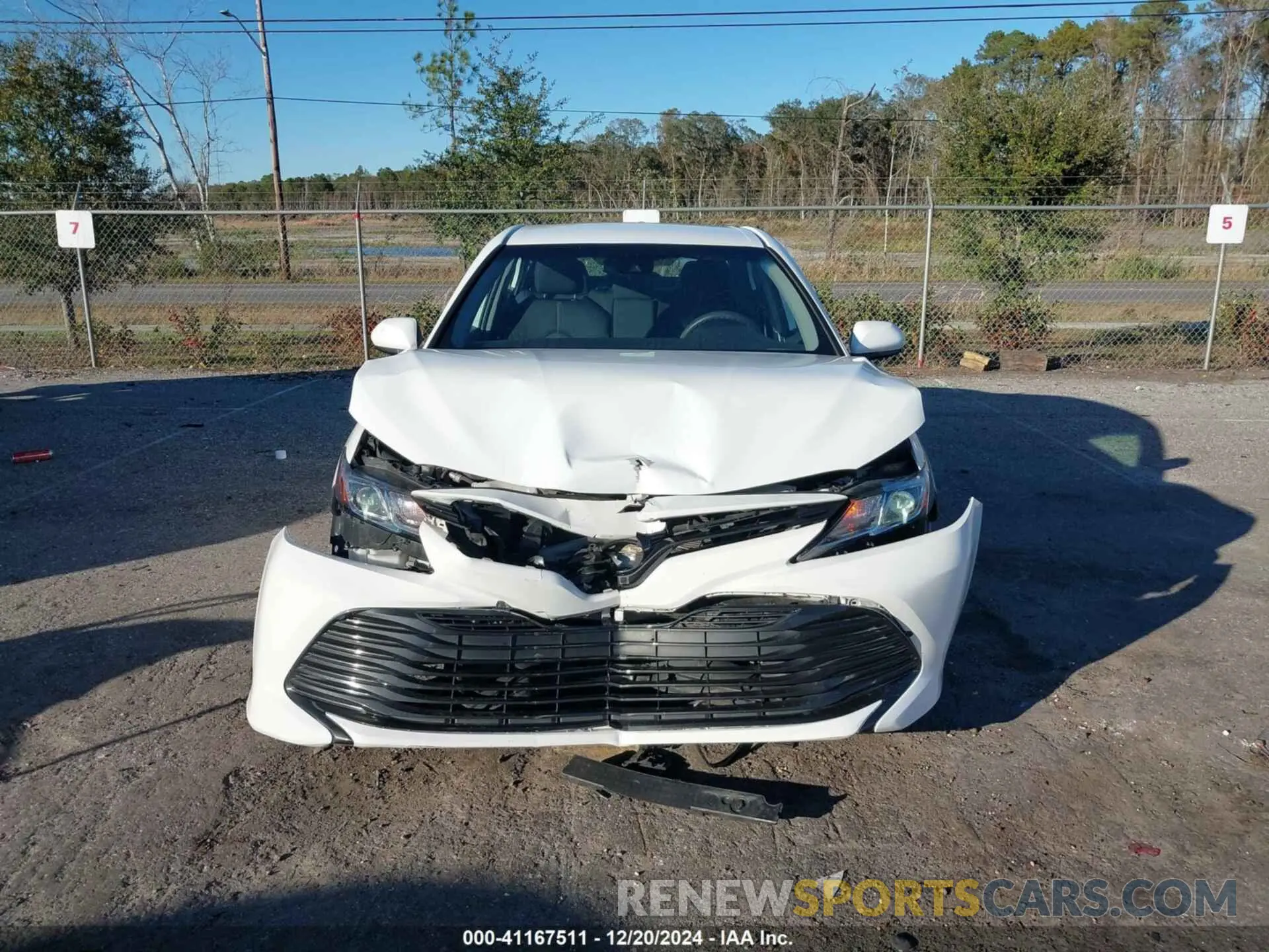 12 Photograph of a damaged car 4T1C11AK7LU359595 TOYOTA CAMRY 2020