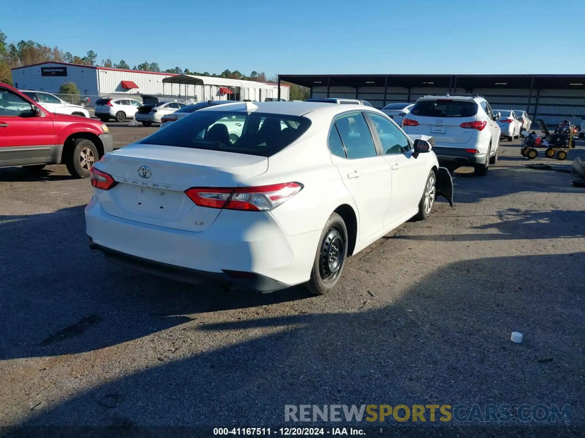 4 Photograph of a damaged car 4T1C11AK7LU359595 TOYOTA CAMRY 2020