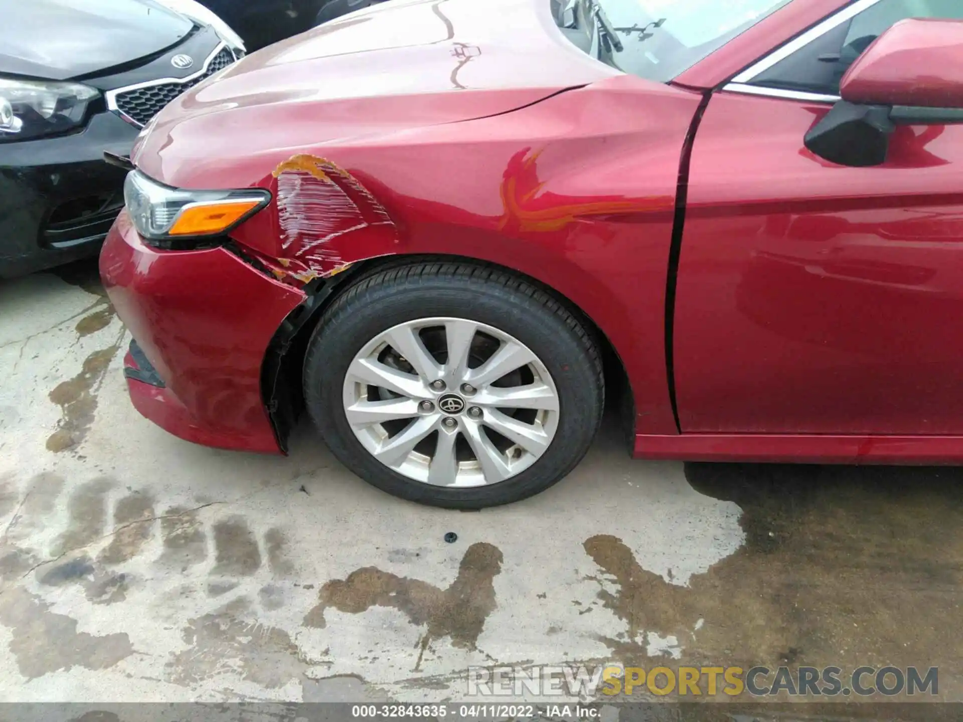 6 Photograph of a damaged car 4T1C11AK7LU359712 TOYOTA CAMRY 2020