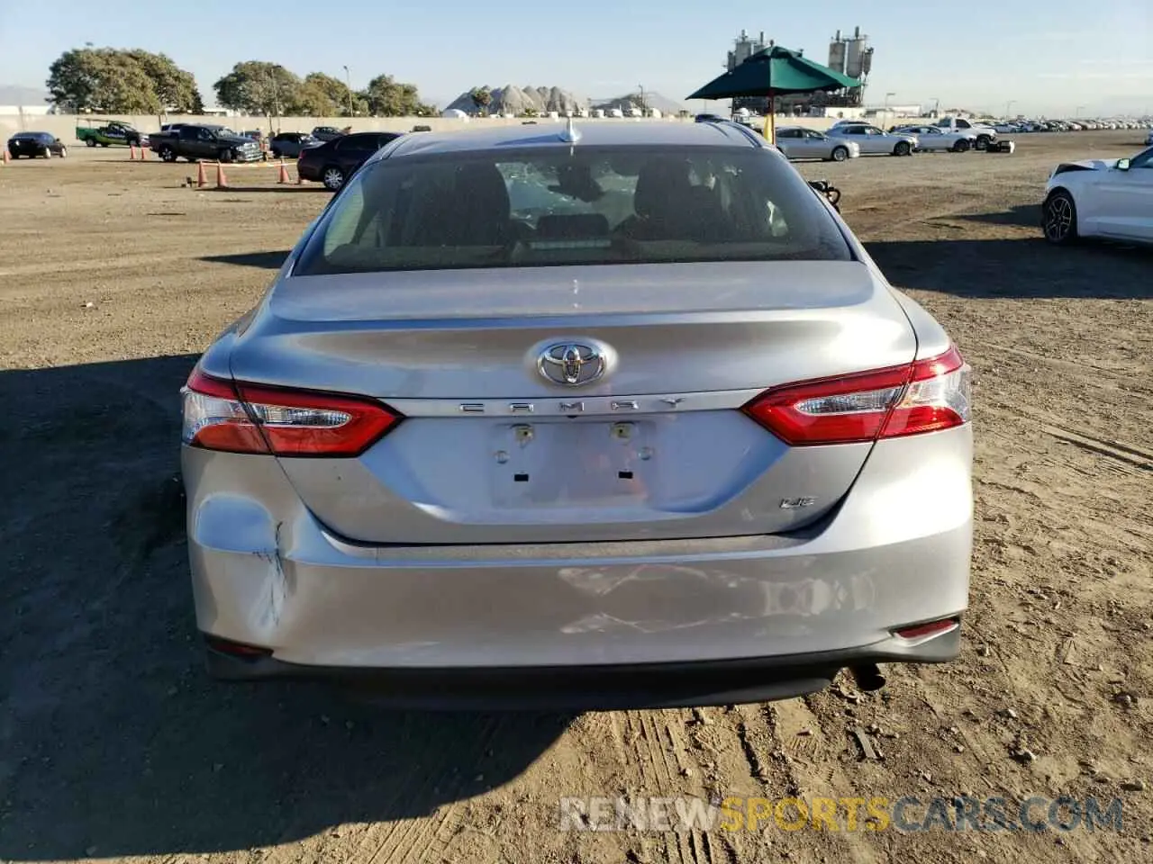 6 Photograph of a damaged car 4T1C11AK7LU361346 TOYOTA CAMRY 2020