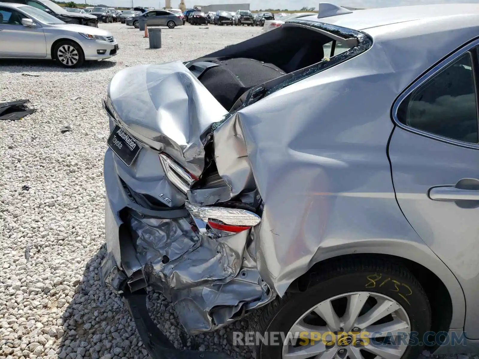 9 Photograph of a damaged car 4T1C11AK7LU363856 TOYOTA CAMRY 2020