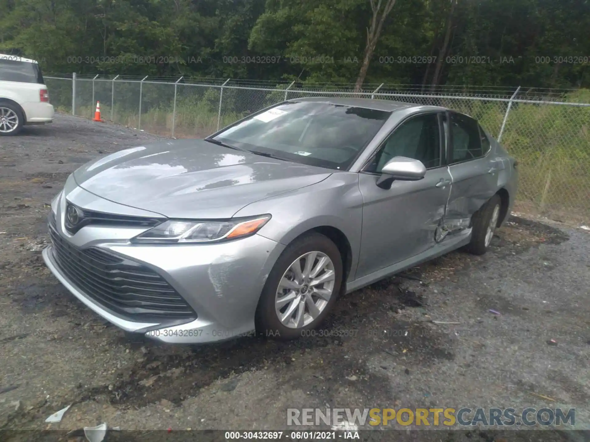 2 Photograph of a damaged car 4T1C11AK7LU364862 TOYOTA CAMRY 2020