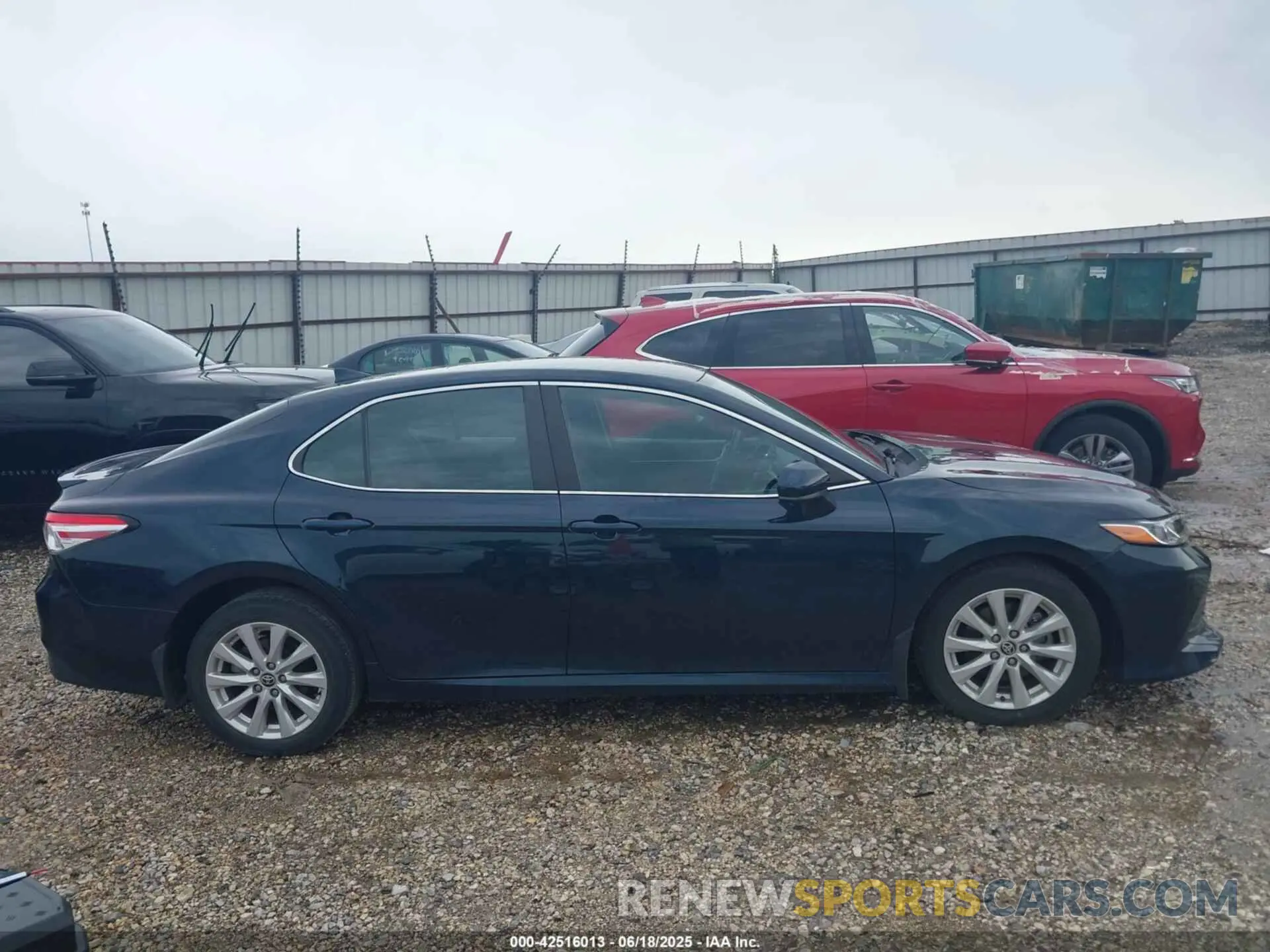 13 Photograph of a damaged car 4T1C11AK7LU367387 TOYOTA CAMRY 2020