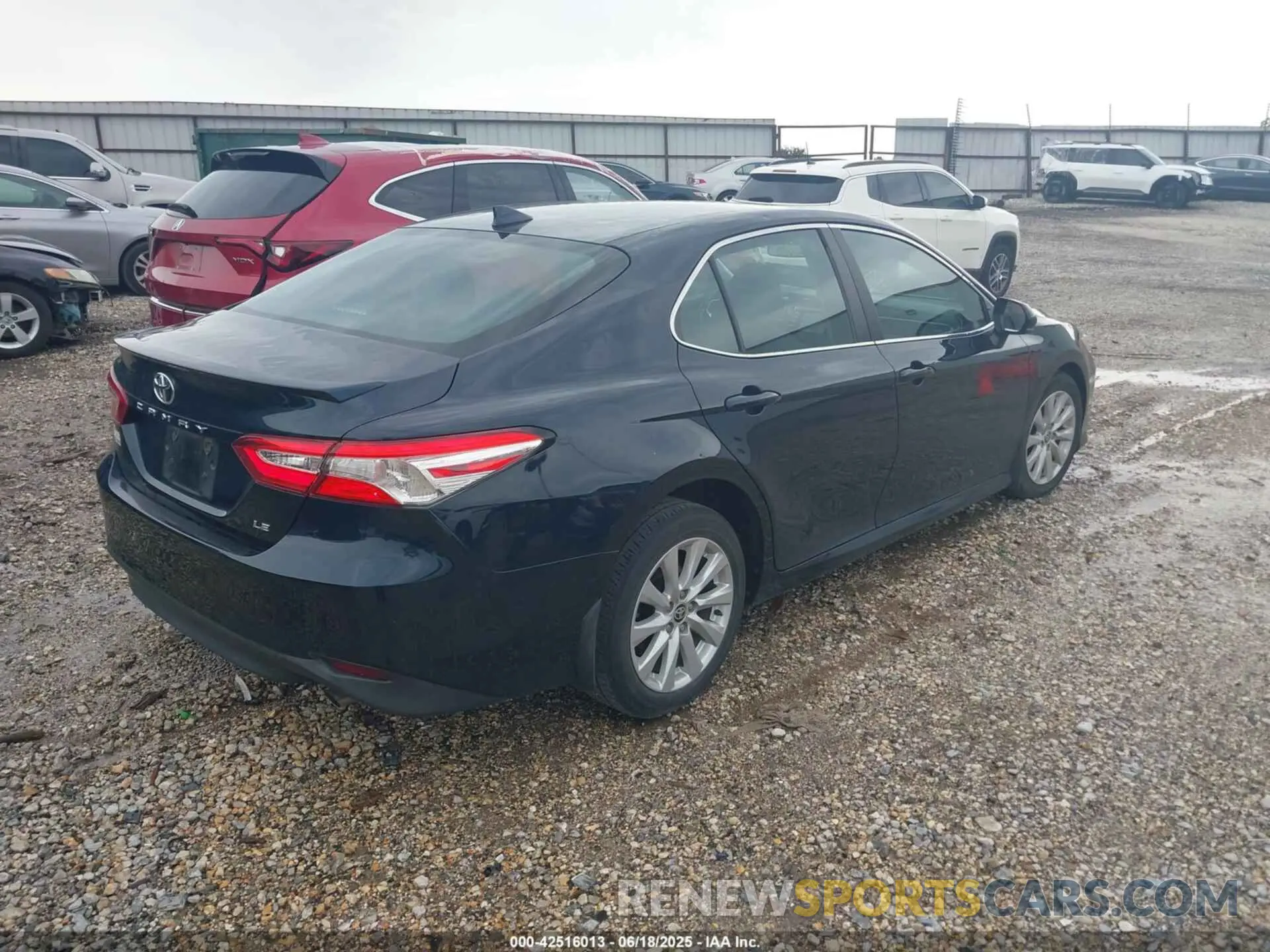 4 Photograph of a damaged car 4T1C11AK7LU367387 TOYOTA CAMRY 2020