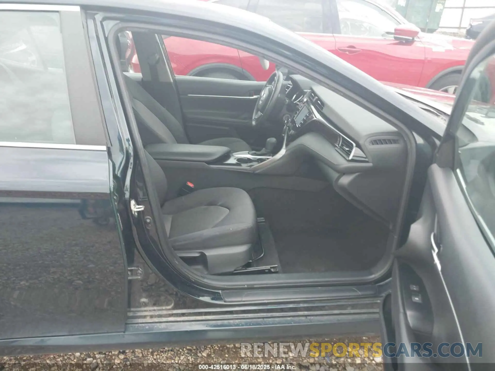 5 Photograph of a damaged car 4T1C11AK7LU367387 TOYOTA CAMRY 2020
