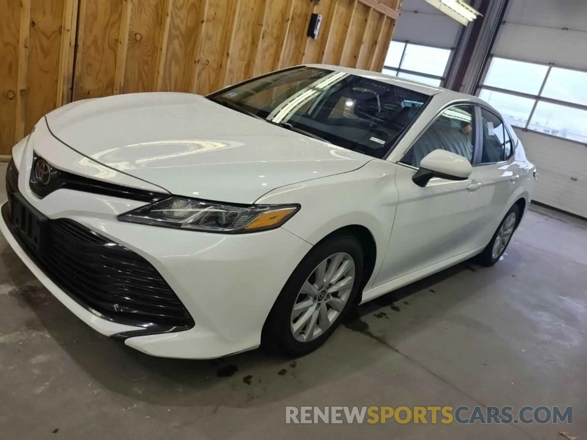 6 Photograph of a damaged car 4T1C11AK7LU385811 TOYOTA CAMRY 2020