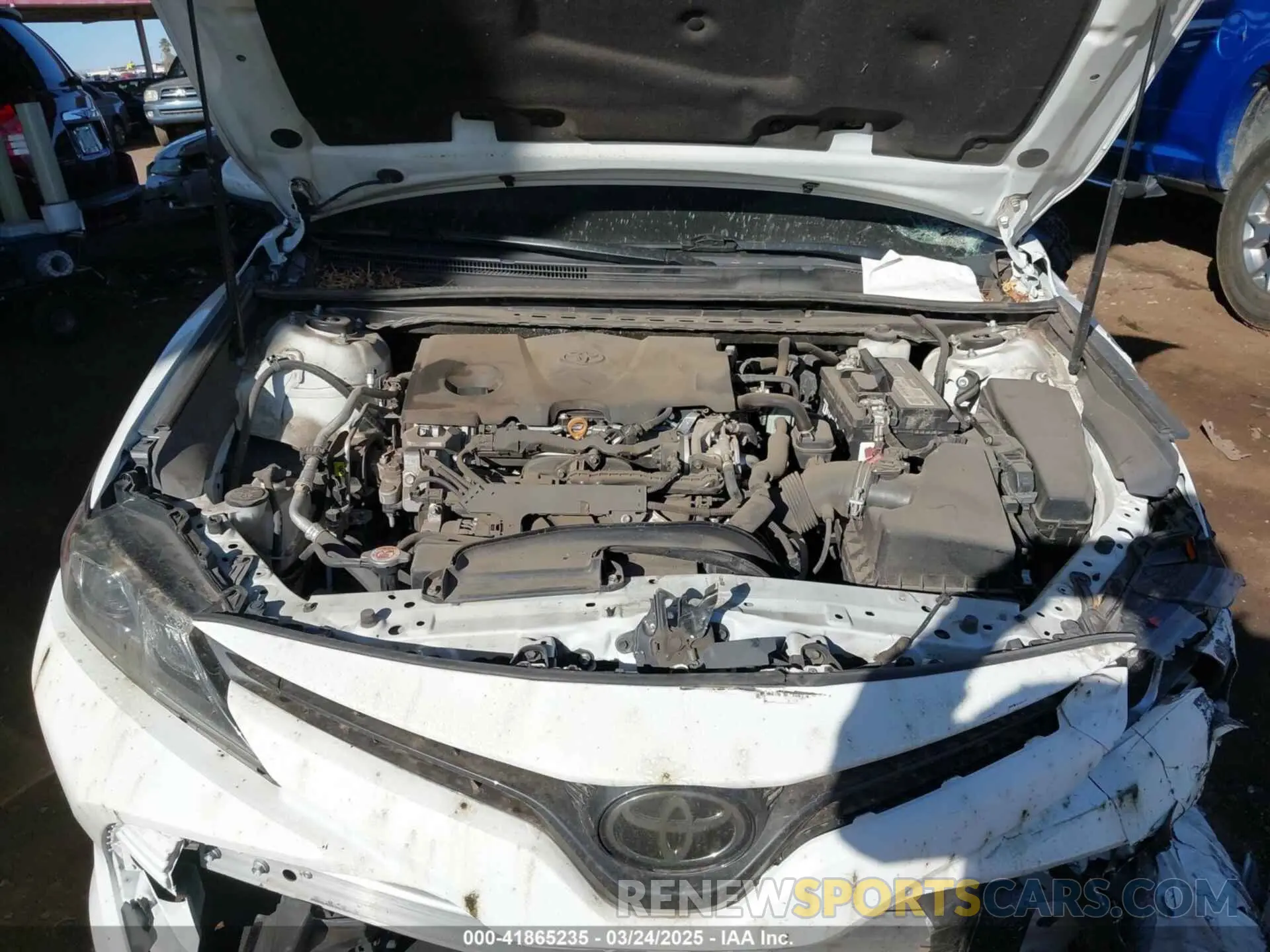 10 Photograph of a damaged car 4T1C11AK7LU401666 TOYOTA CAMRY 2020