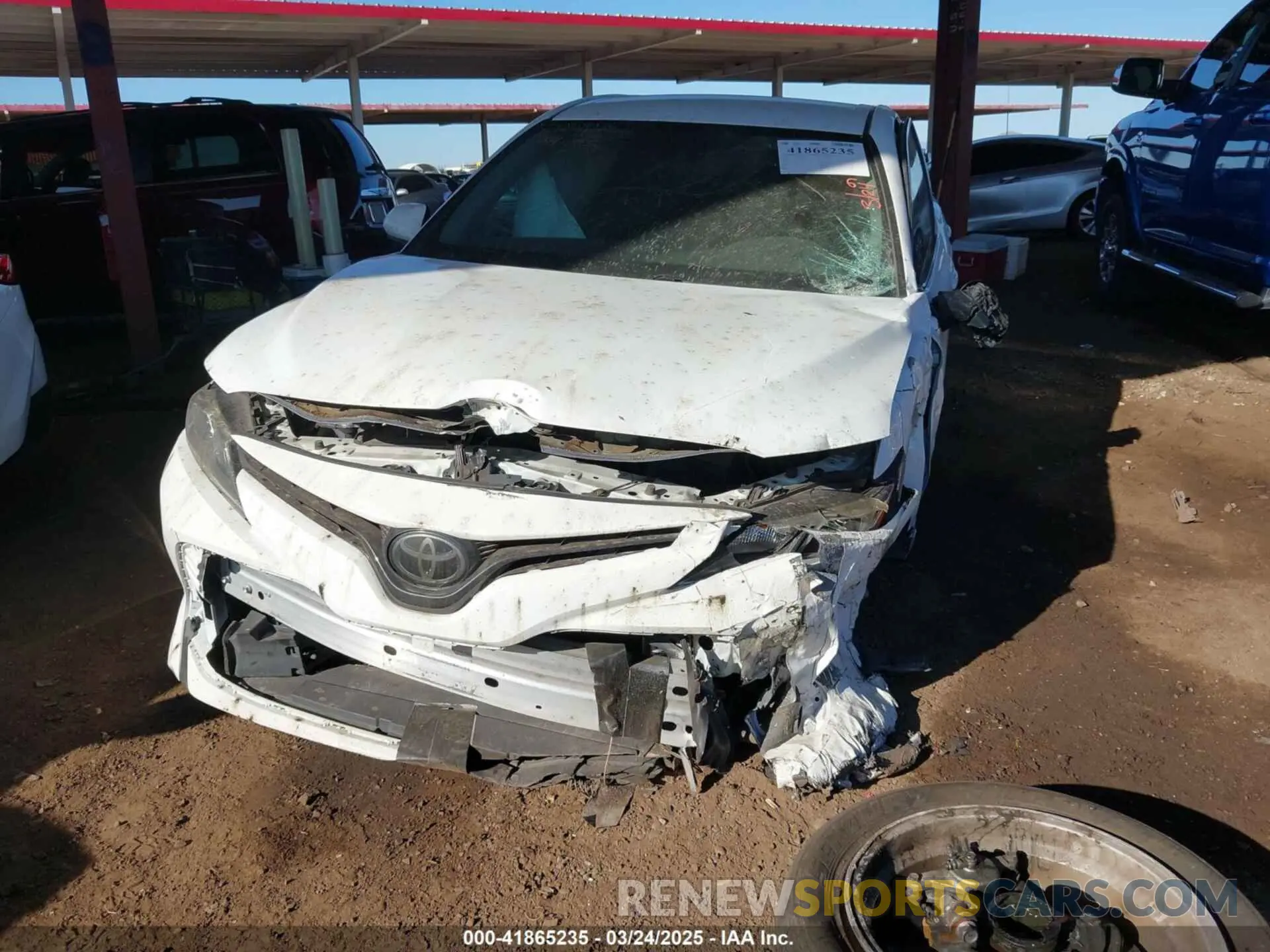 6 Photograph of a damaged car 4T1C11AK7LU401666 TOYOTA CAMRY 2020