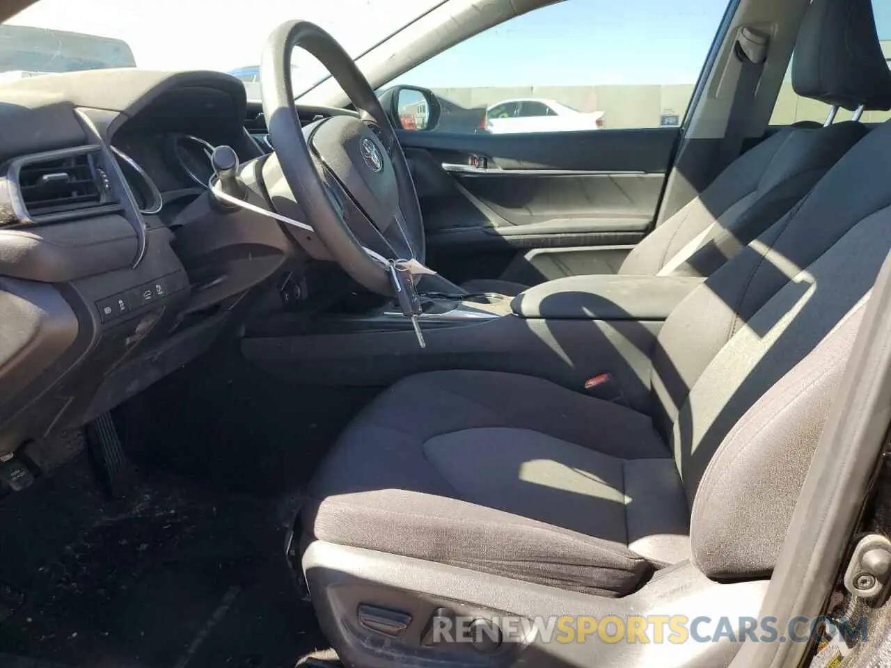 7 Photograph of a damaged car 4T1C11AK7LU504389 TOYOTA CAMRY 2020