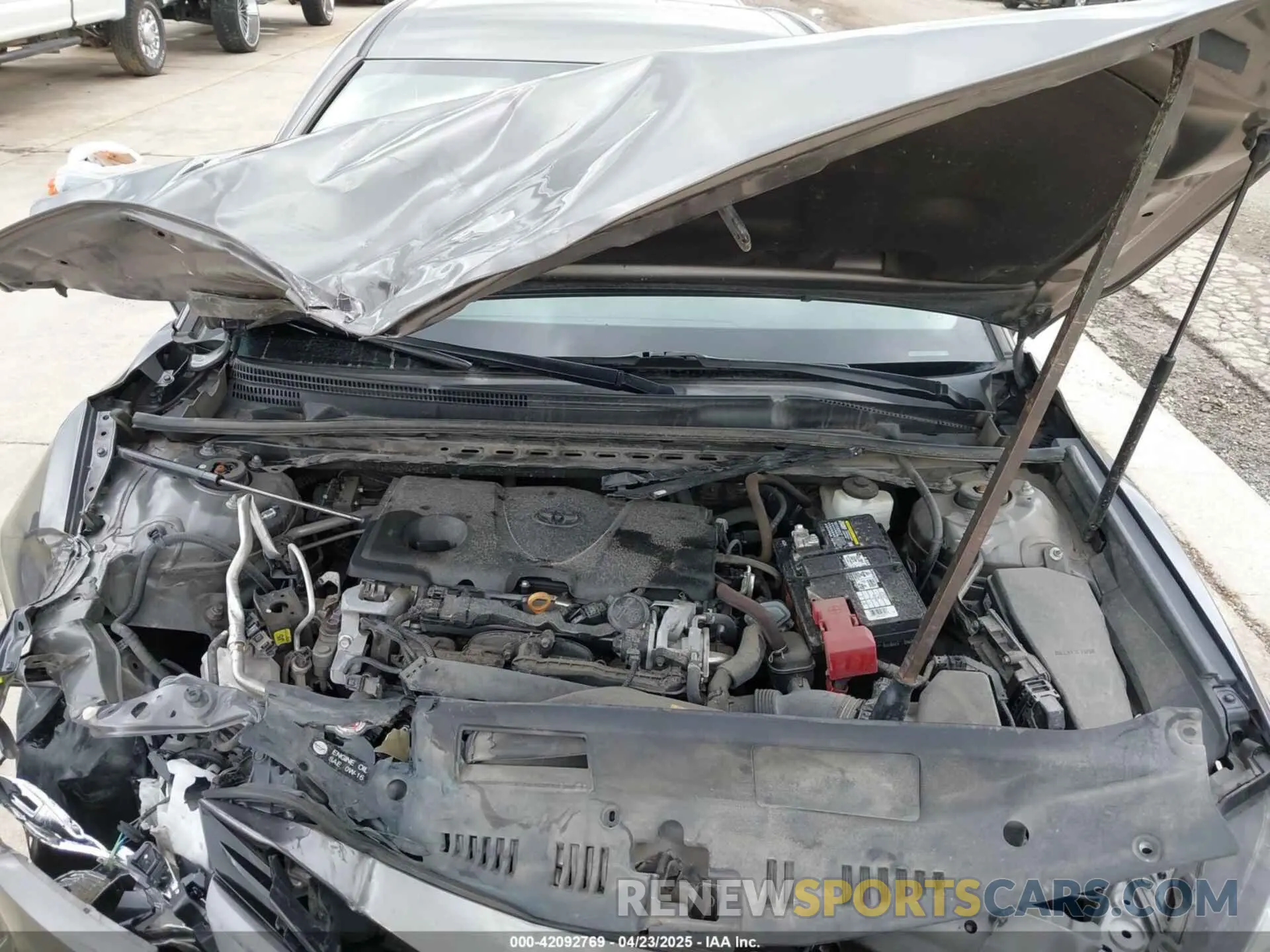 10 Photograph of a damaged car 4T1C11AK7LU860471 TOYOTA CAMRY 2020