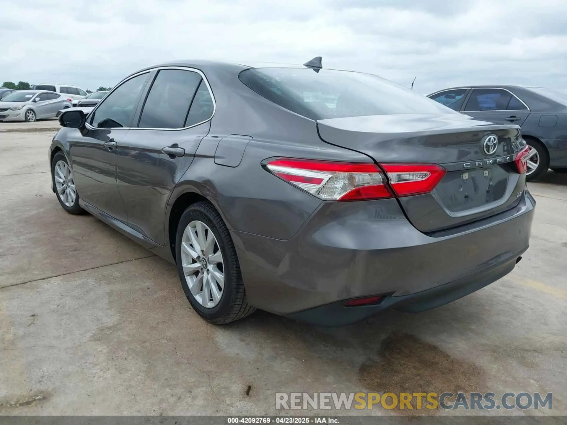 3 Photograph of a damaged car 4T1C11AK7LU860471 TOYOTA CAMRY 2020