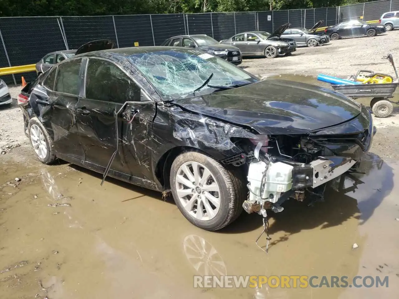 1 Photograph of a damaged car 4T1C11AK7LU871843 TOYOTA CAMRY 2020