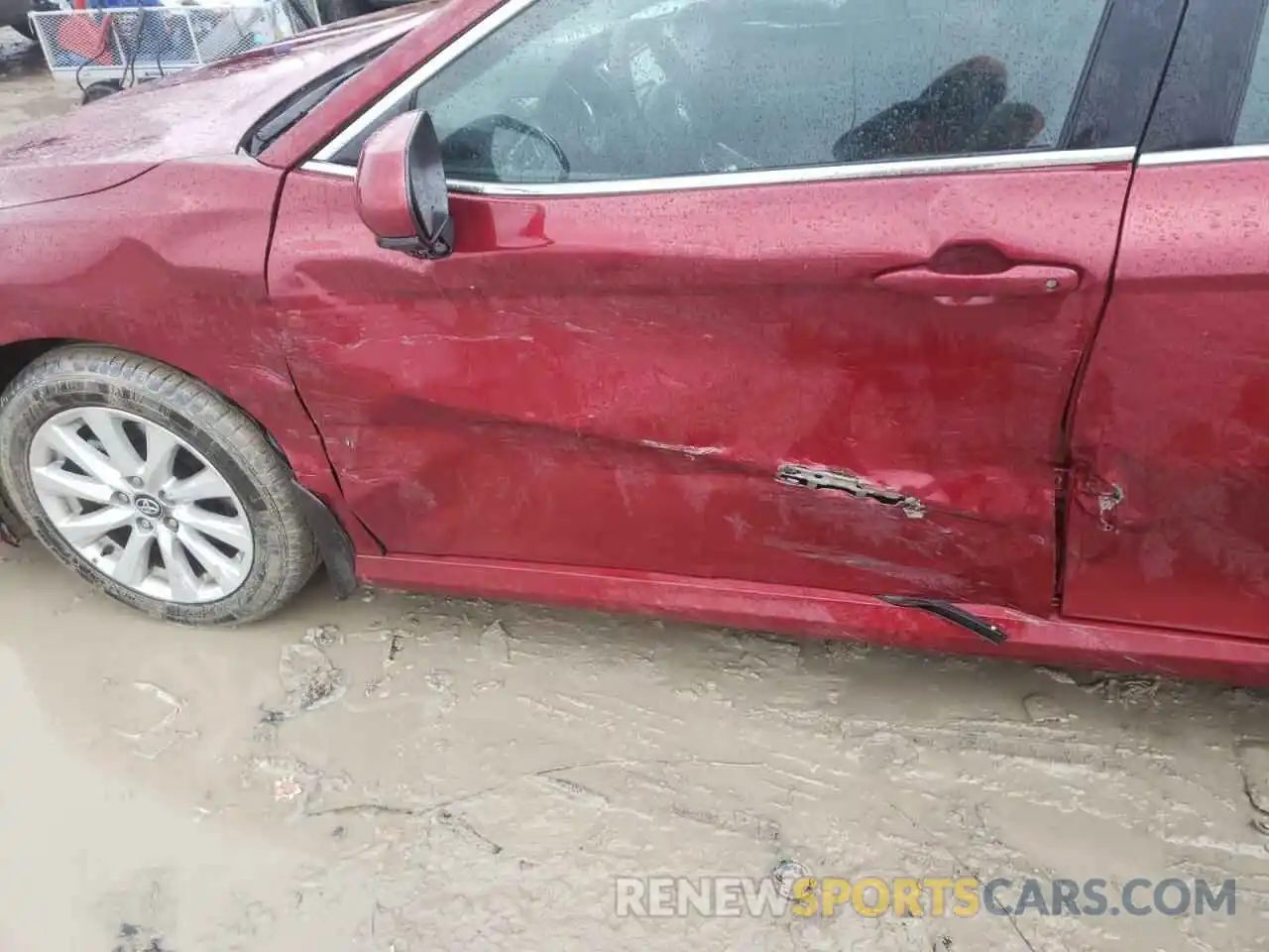 9 Photograph of a damaged car 4T1C11AK7LU882700 TOYOTA CAMRY 2020