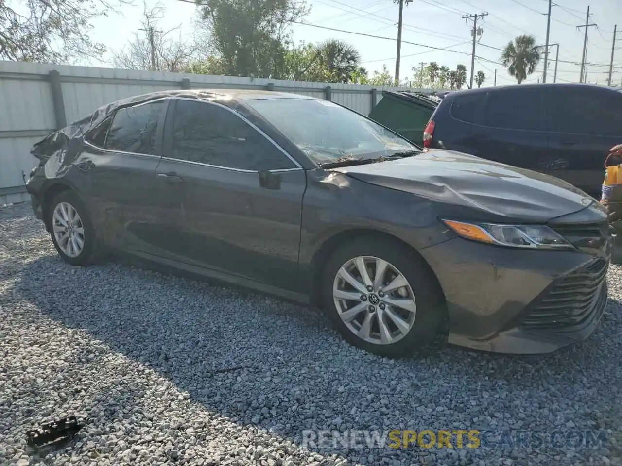 4 Photograph of a damaged car 4T1C11AK7LU884303 TOYOTA CAMRY 2020