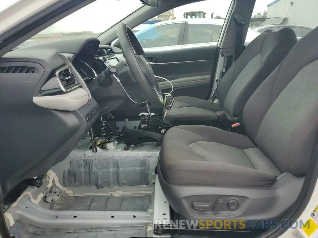 7 Photograph of a damaged car 4T1C11AK7LU885158 TOYOTA CAMRY 2020