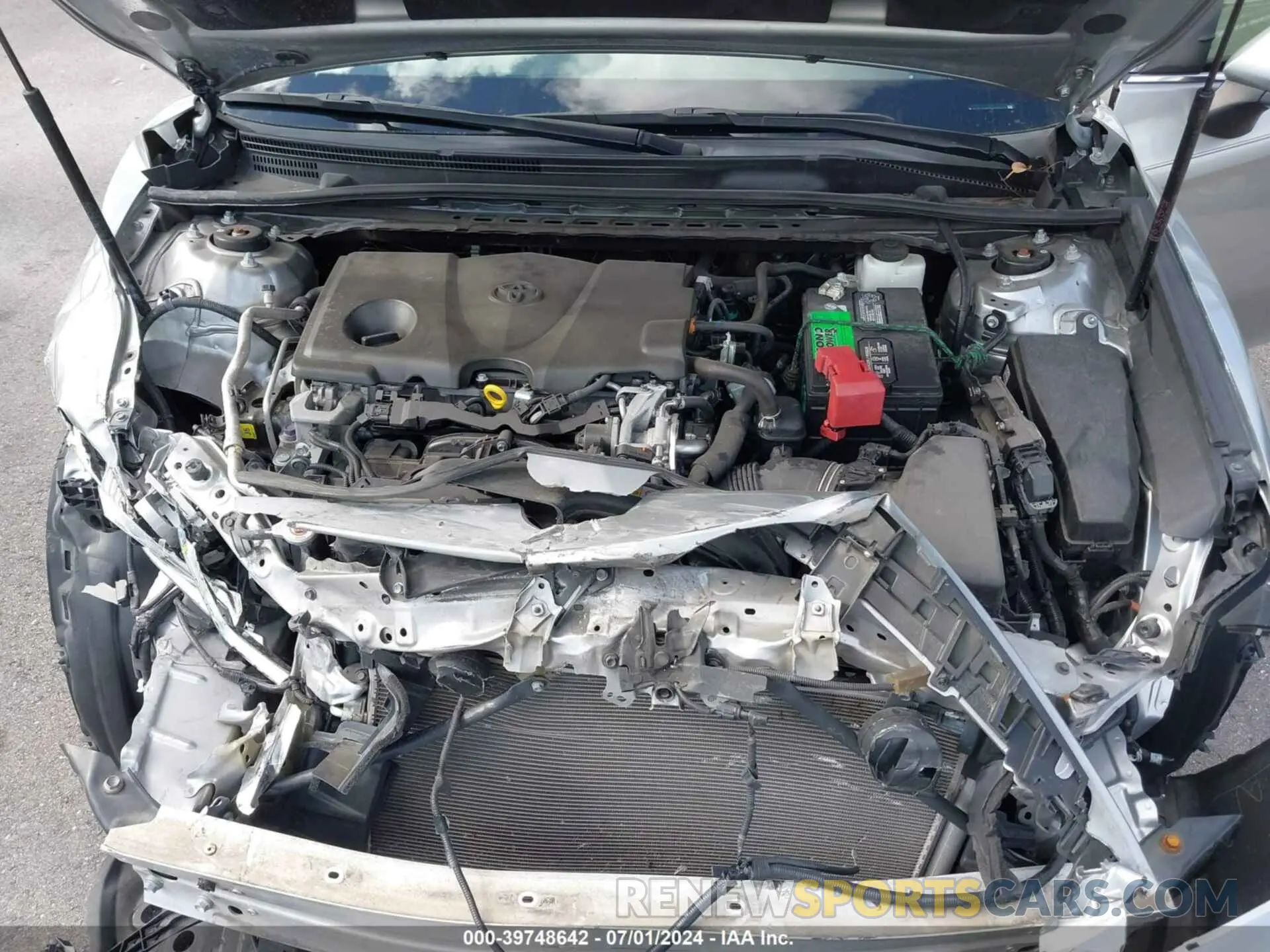 10 Photograph of a damaged car 4T1C11AK7LU893471 TOYOTA CAMRY 2020