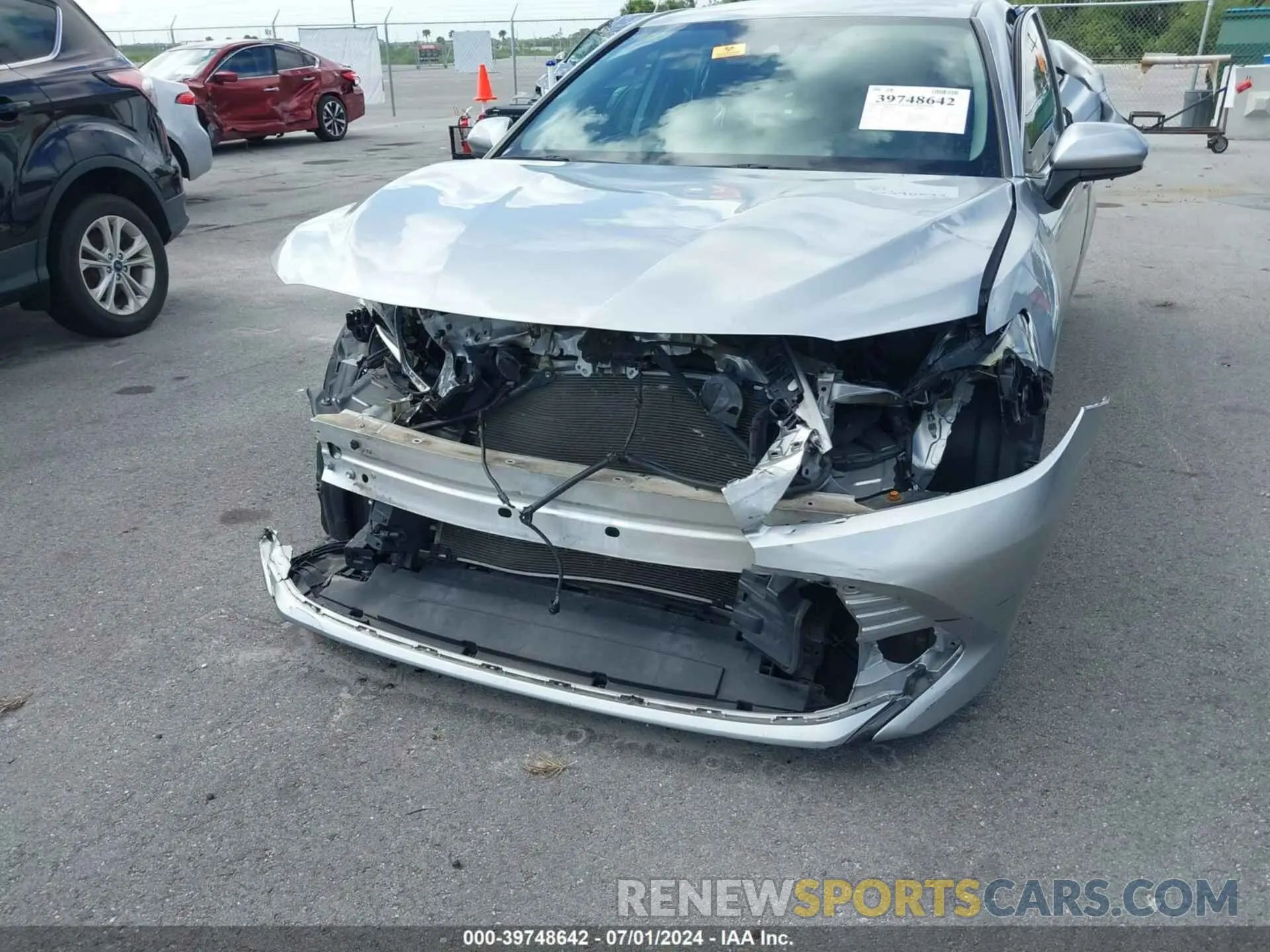 16 Photograph of a damaged car 4T1C11AK7LU893471 TOYOTA CAMRY 2020