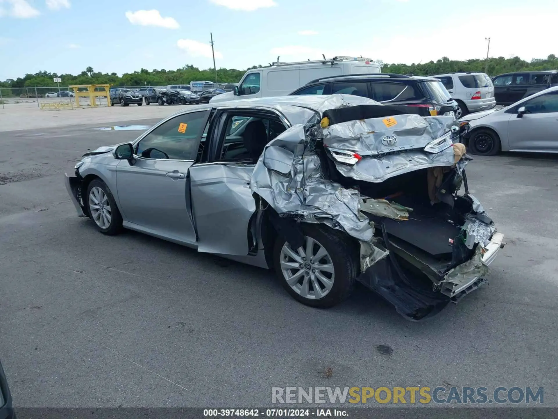 3 Photograph of a damaged car 4T1C11AK7LU893471 TOYOTA CAMRY 2020