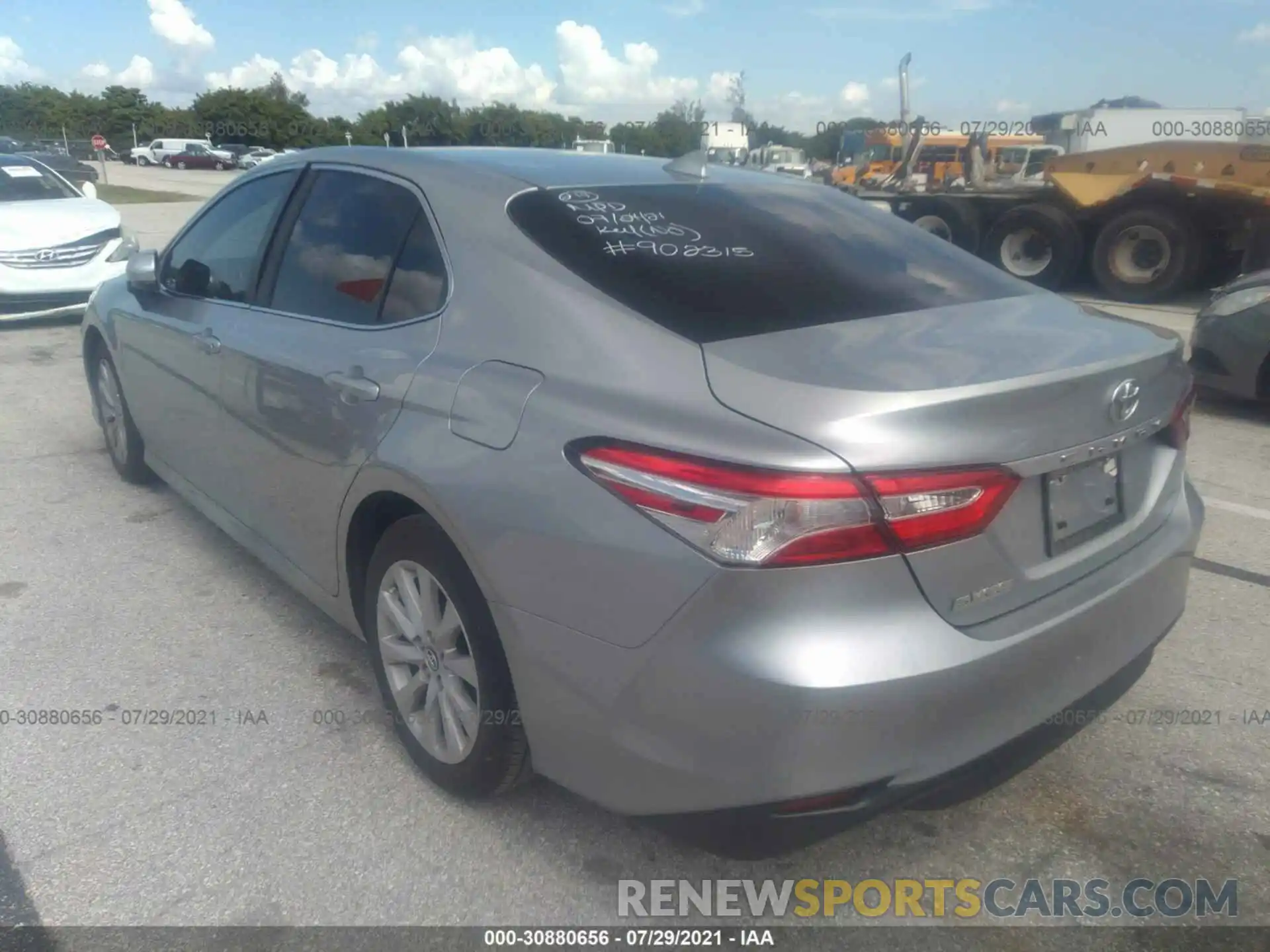 3 Photograph of a damaged car 4T1C11AK7LU902315 TOYOTA CAMRY 2020