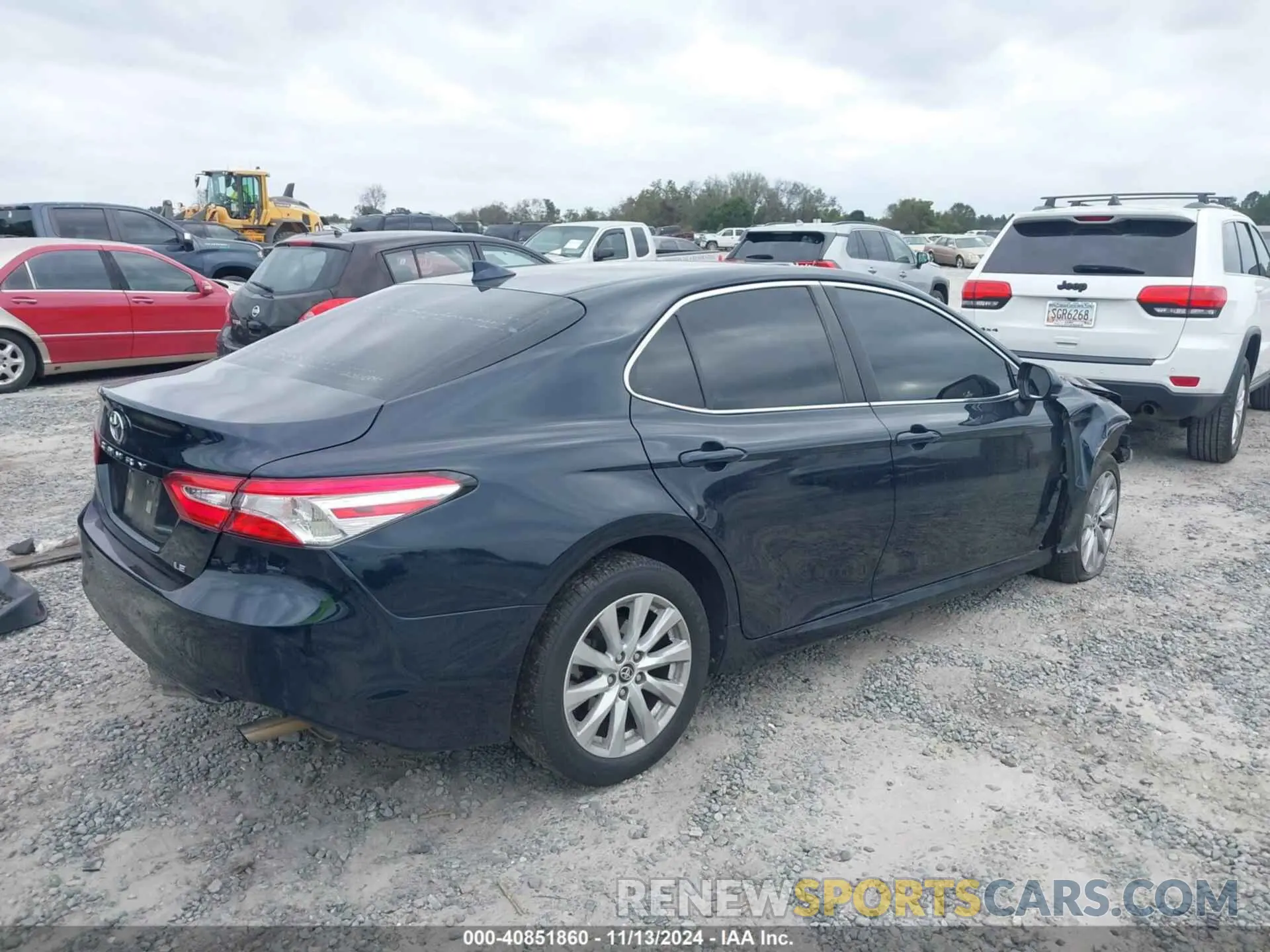 4 Photograph of a damaged car 4T1C11AK7LU904047 TOYOTA CAMRY 2020