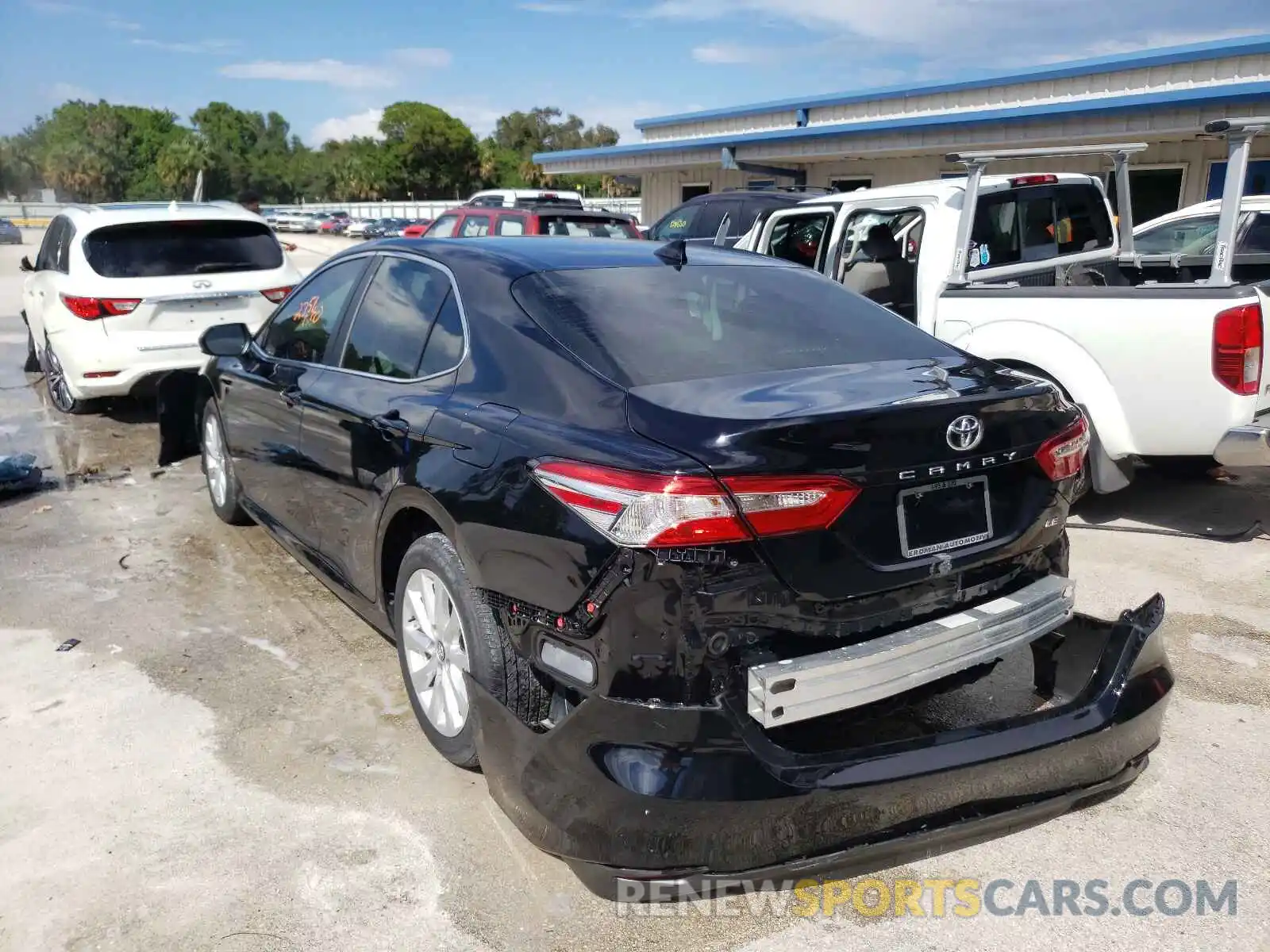 3 Photograph of a damaged car 4T1C11AK7LU911452 TOYOTA CAMRY 2020