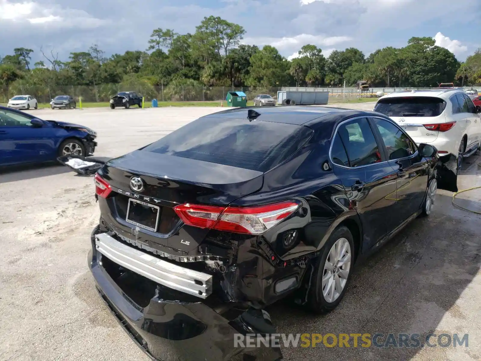 4 Photograph of a damaged car 4T1C11AK7LU911452 TOYOTA CAMRY 2020