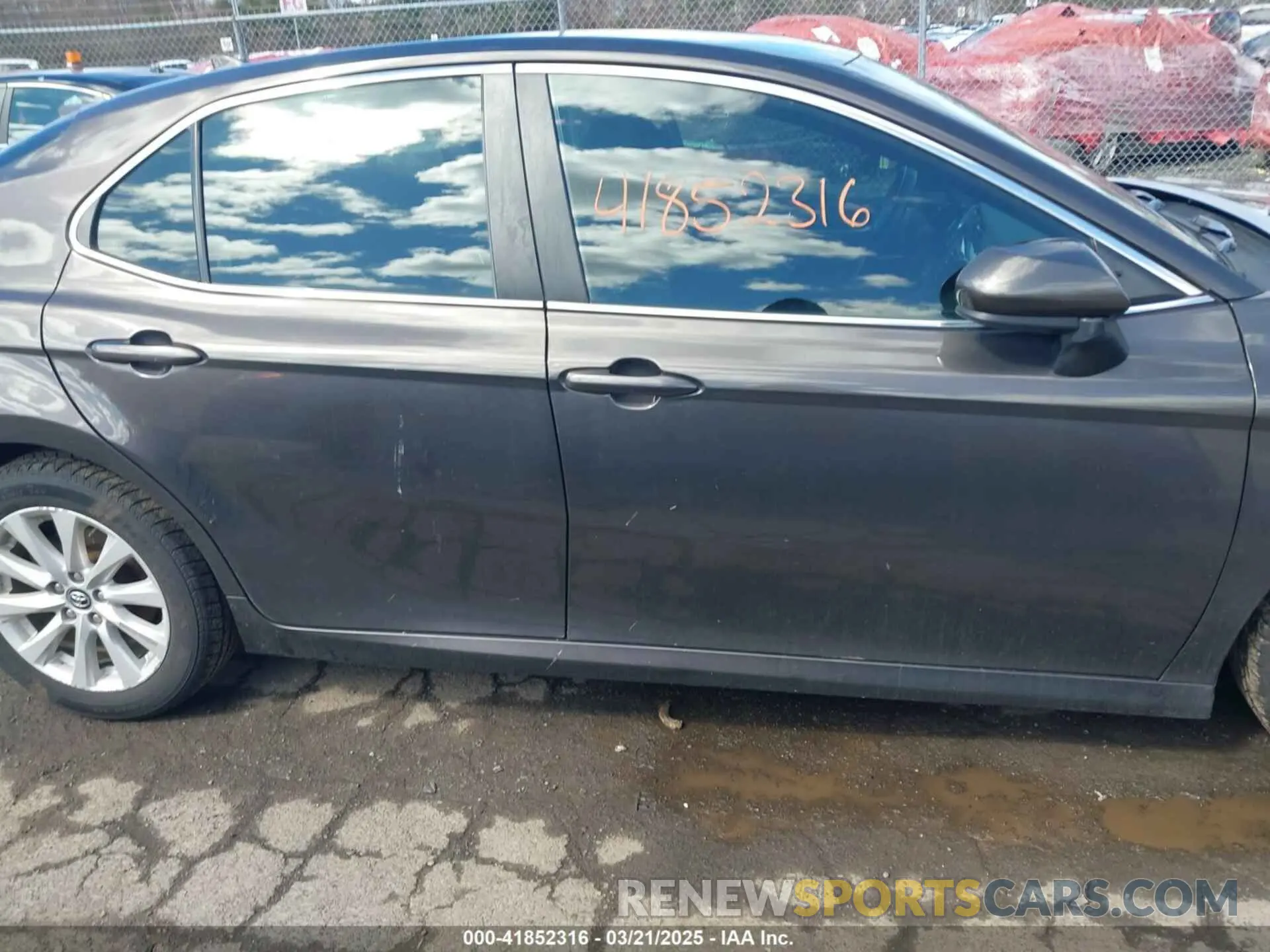 14 Photograph of a damaged car 4T1C11AK7LU913251 TOYOTA CAMRY 2020