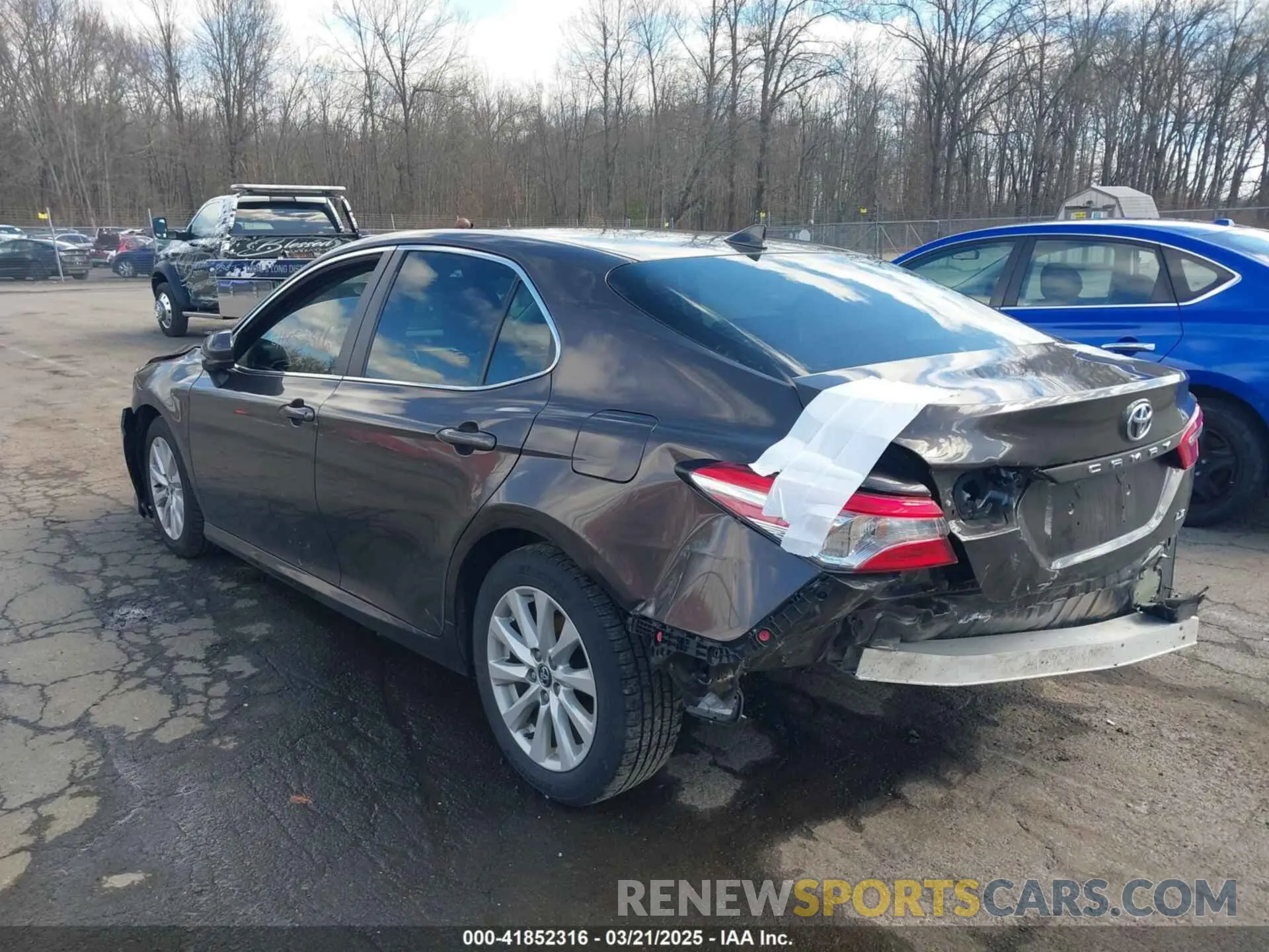3 Photograph of a damaged car 4T1C11AK7LU913251 TOYOTA CAMRY 2020