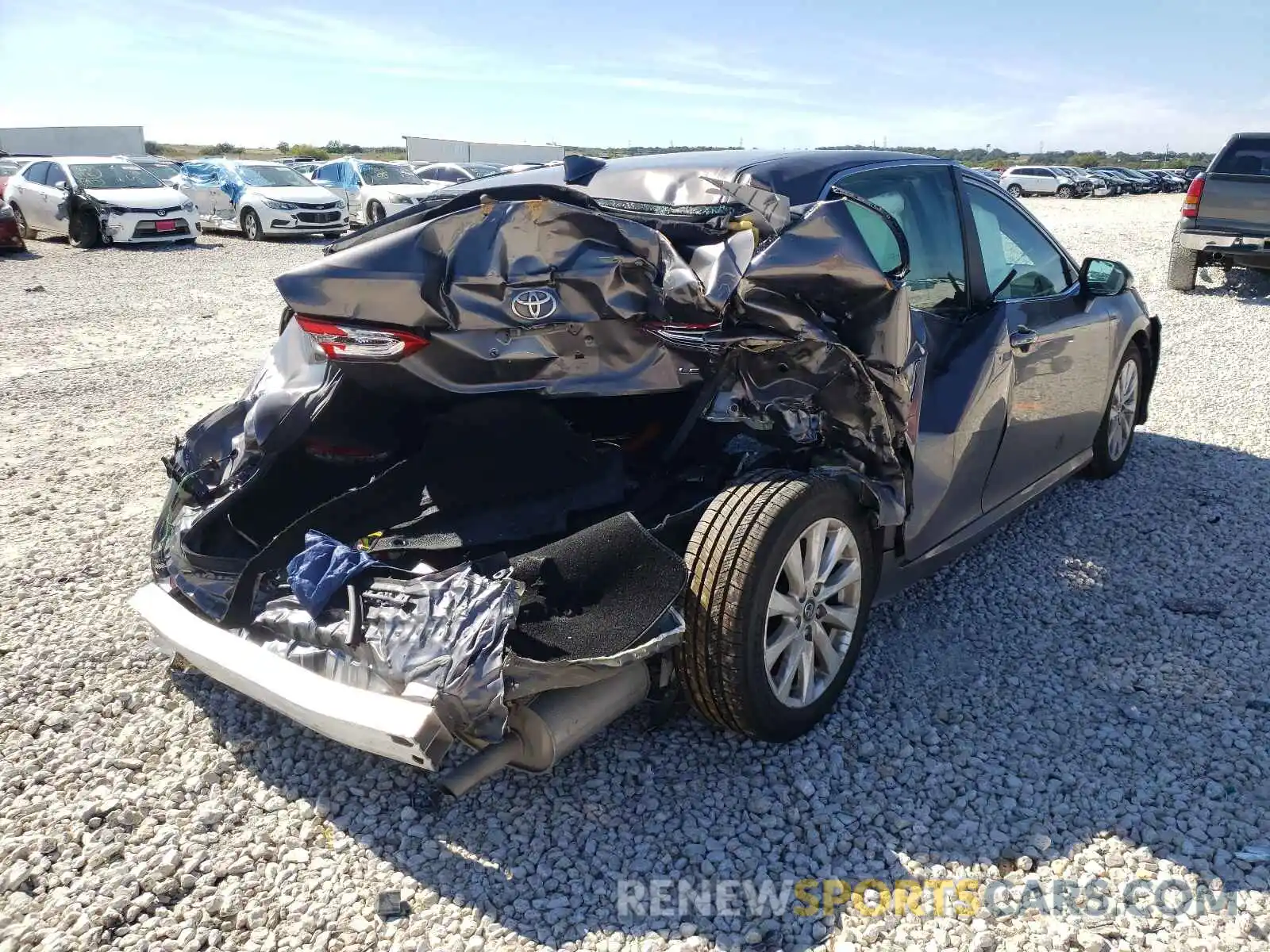 4 Photograph of a damaged car 4T1C11AK7LU913833 TOYOTA CAMRY 2020