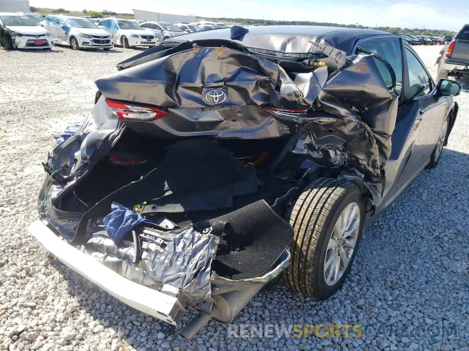 9 Photograph of a damaged car 4T1C11AK7LU913833 TOYOTA CAMRY 2020