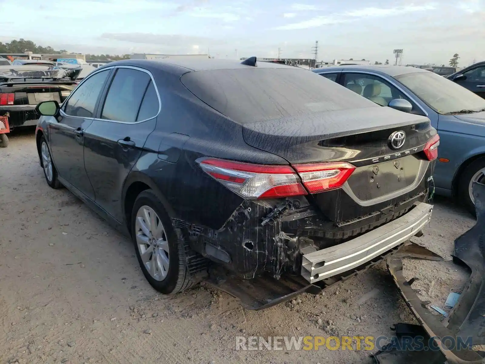 3 Photograph of a damaged car 4T1C11AK7LU920071 TOYOTA CAMRY 2020