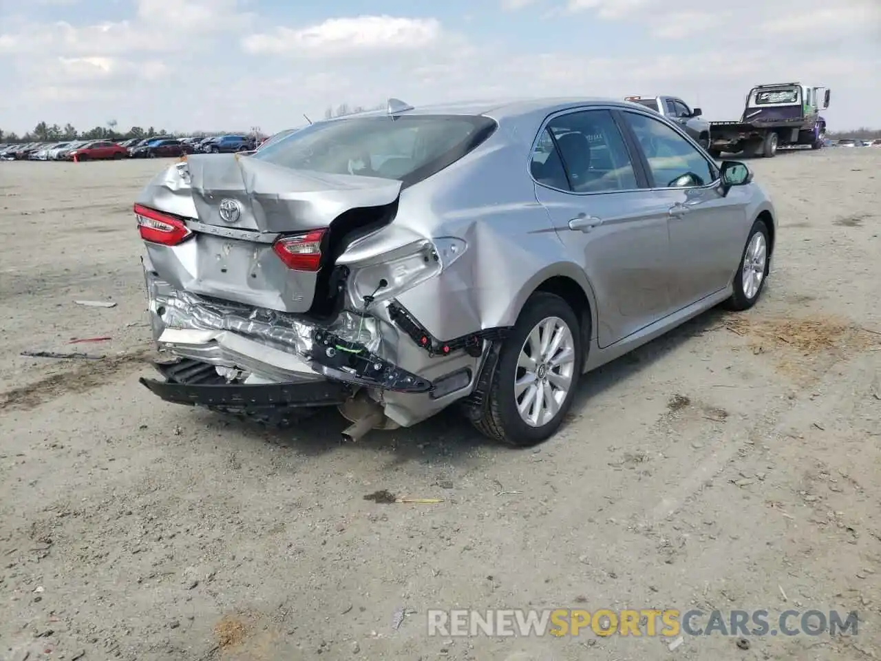 4 Photograph of a damaged car 4T1C11AK7LU926307 TOYOTA CAMRY 2020